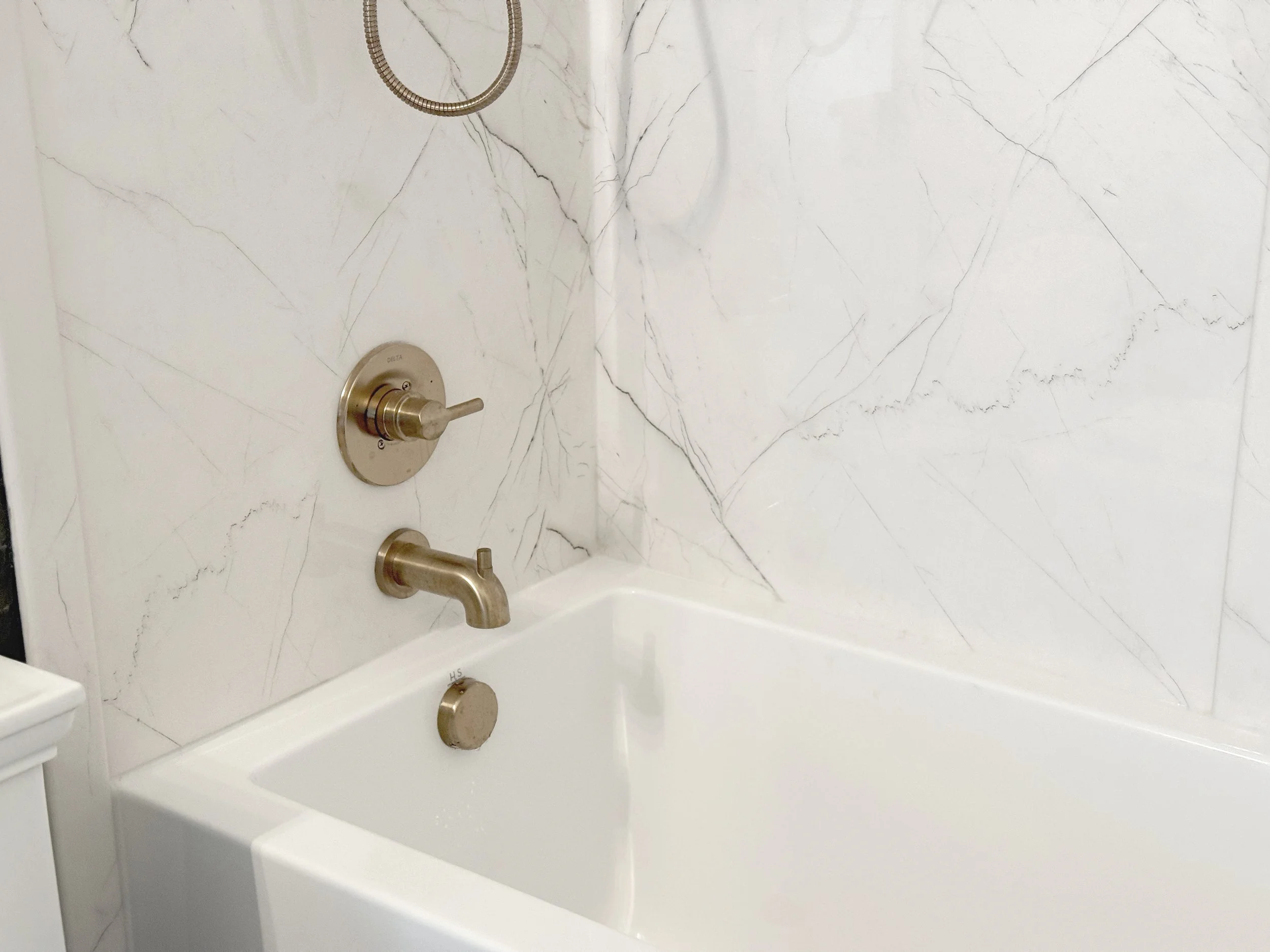 Manchester tub surround