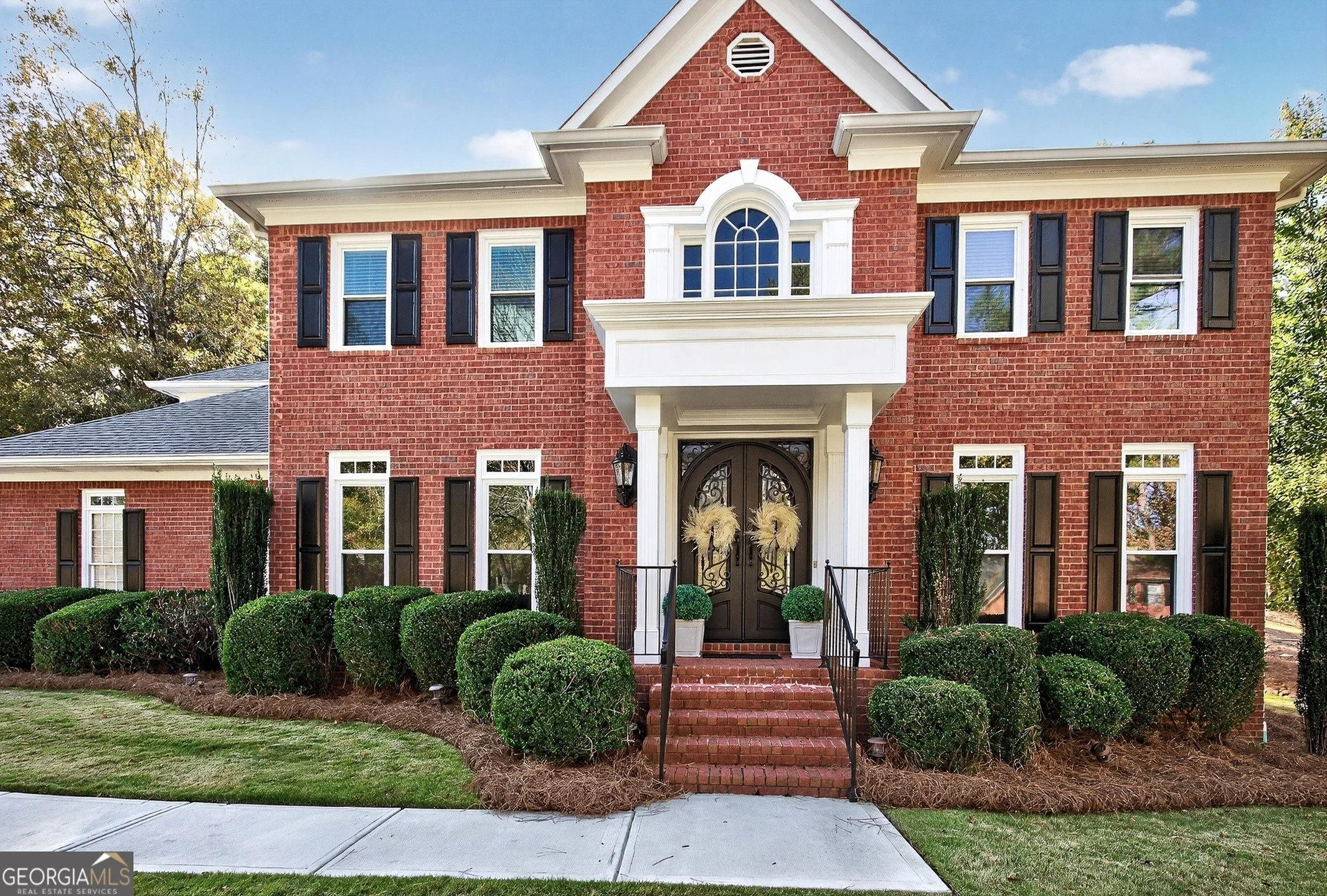 𝐅𝐞𝐚𝐭𝐮𝐫𝐞𝐝 𝐋𝐢𝐬𝐭𝐢𝐧𝐠 | 𝟔𝟎𝟖 𝐏𝐫𝐞𝐬𝐞𝐫𝐯𝐞 𝐏𝐥𝐚𝐜𝐞, 𝐏𝐞𝐚𝐜𝐡𝐭𝐫𝐞𝐞 𝐂𝐢𝐭𝐲
4 Bedrooms &bull; 4 Bathrooms &bull; Offered at $959,000

Welcome to 608 Preserve Place, a stunning, better-than-new Georgian brick beauty offering near