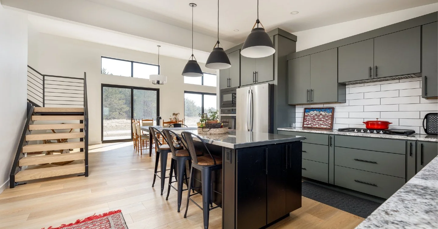 The plan does the heavy lifting.
#BeagHaus
#DesignRestraint
#ArchitecturalDetail
#MaterialDriven
#QuietInteriors
#ModernResidential