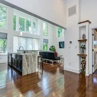 Daylight does the heavy lifting.
#beaghaus #moderninteriors #openconcept #daylightdesign #naturallight