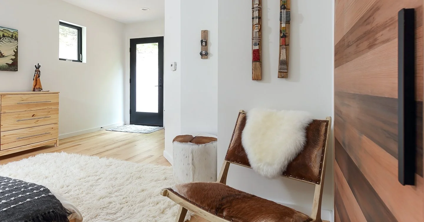 A soft landing.
#beaghaus
#alwayscustom
#quietinteriors
#moderninteriors
#interiordetails