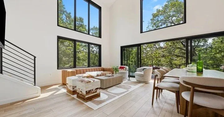 Light, volume, and views.
#beaghaus
#alwayscustom
#daylightdesign
#moderninteriors
#quietinteriors