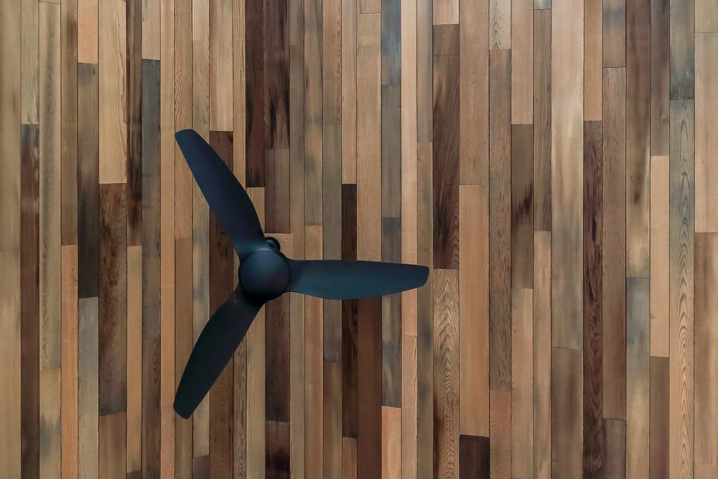 A ceiling detail worth the look up.
#beaghaus
#alwayscustom
#interiordetails
#materialpalette
#moderninteriors