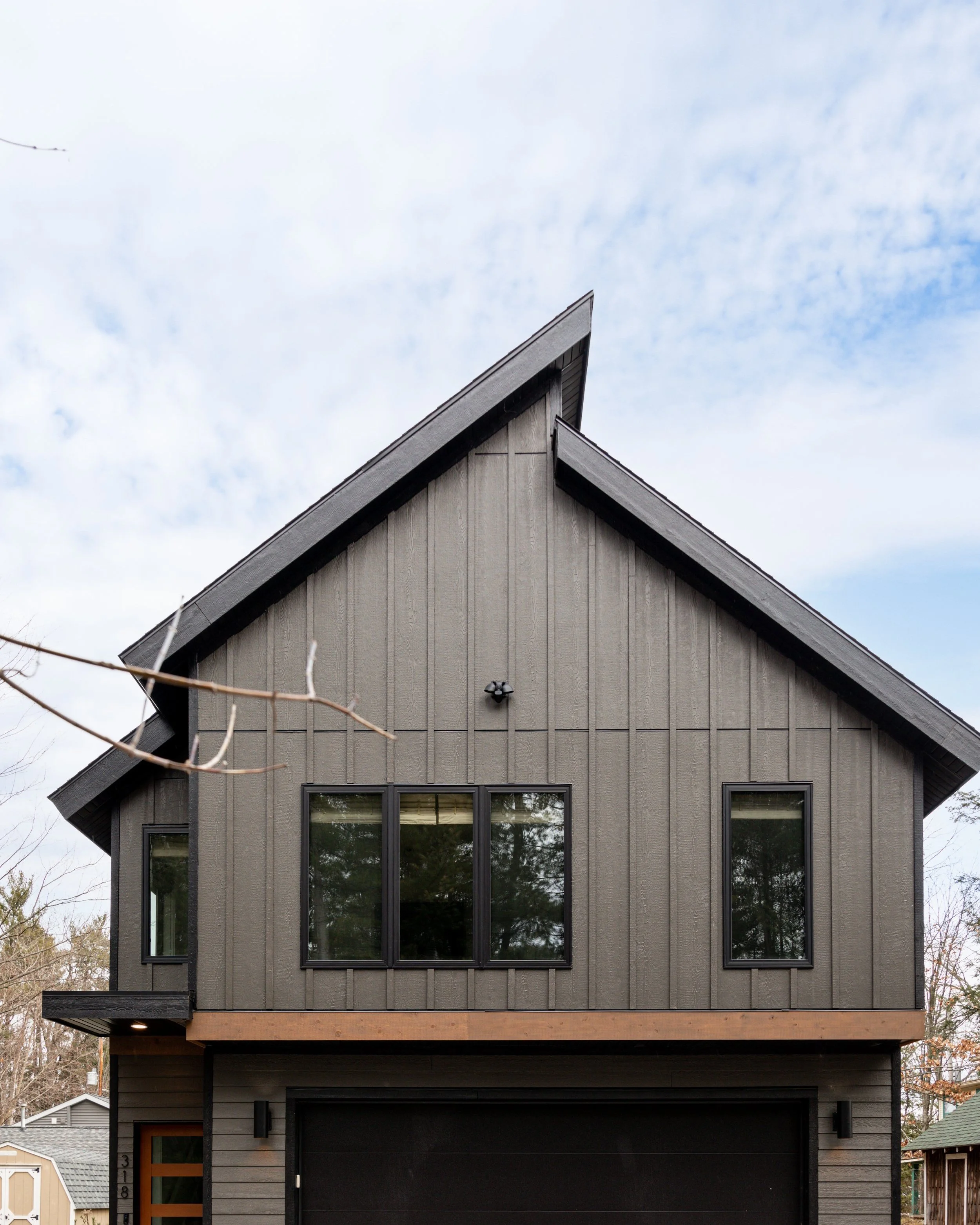 Contact 3 — beag+haus