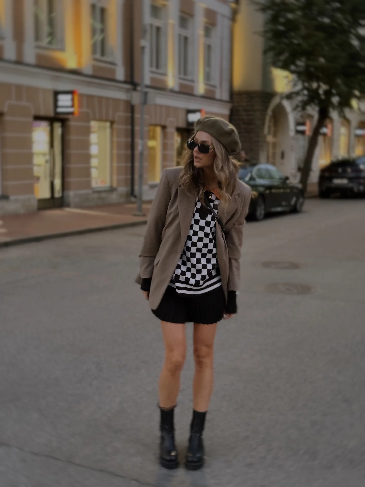 👩🏼&zwj;🎨🩶

#styling #outfit #outfitinspiration #outinspo #ootd #streetwear #stylist