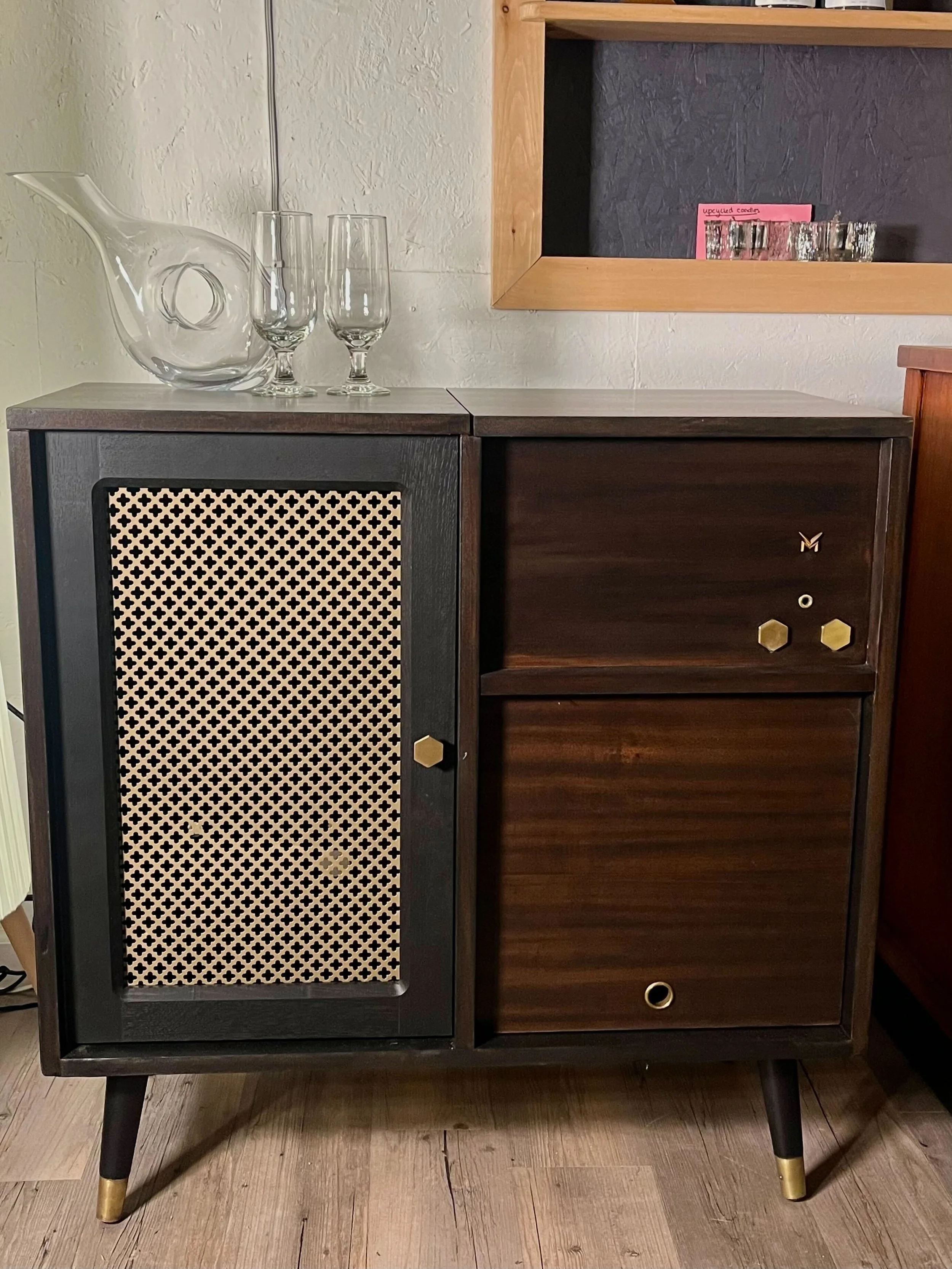 radio cabinet.jpg