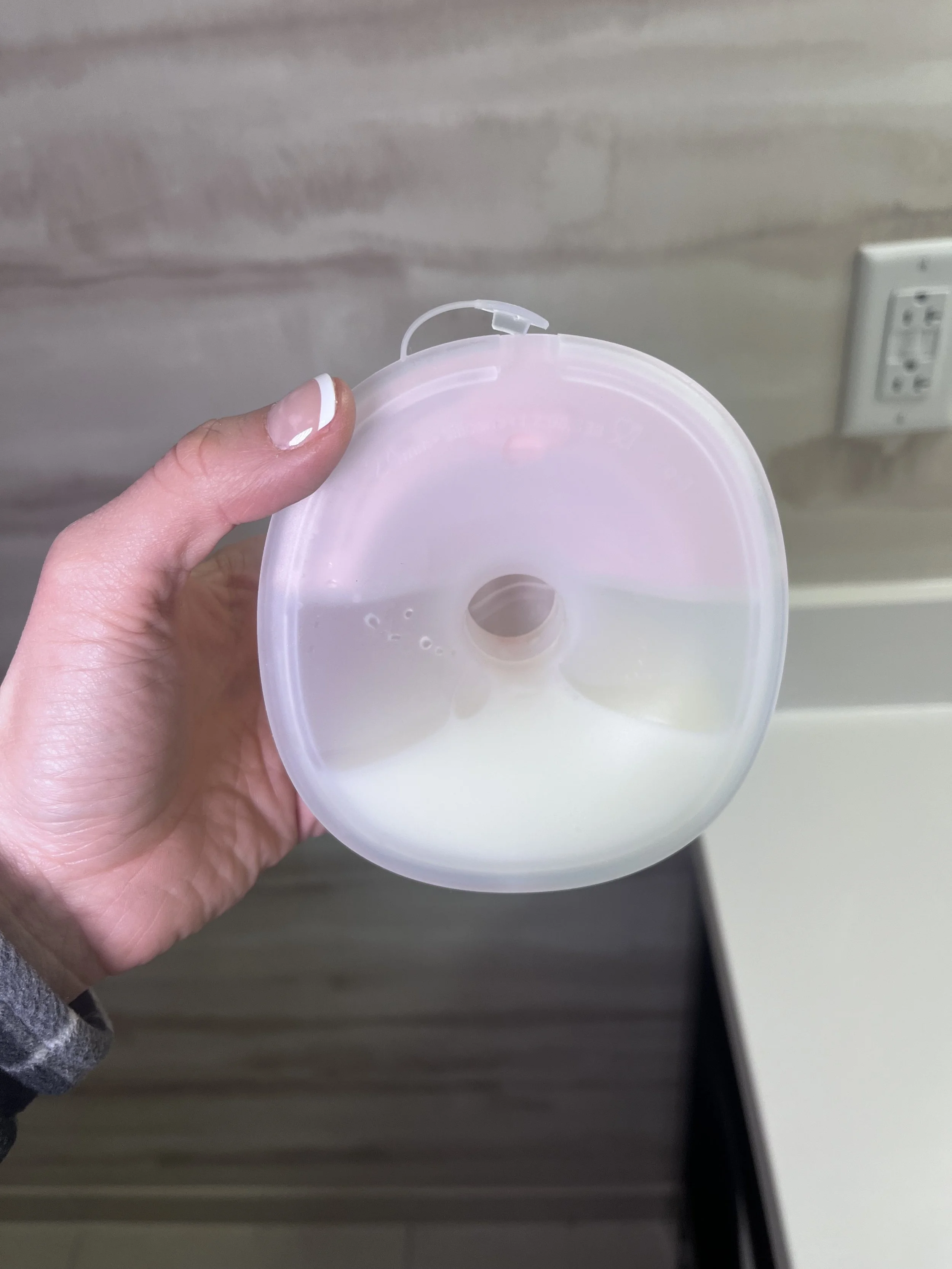 MomMed S33 Wearable Breast Pump Review