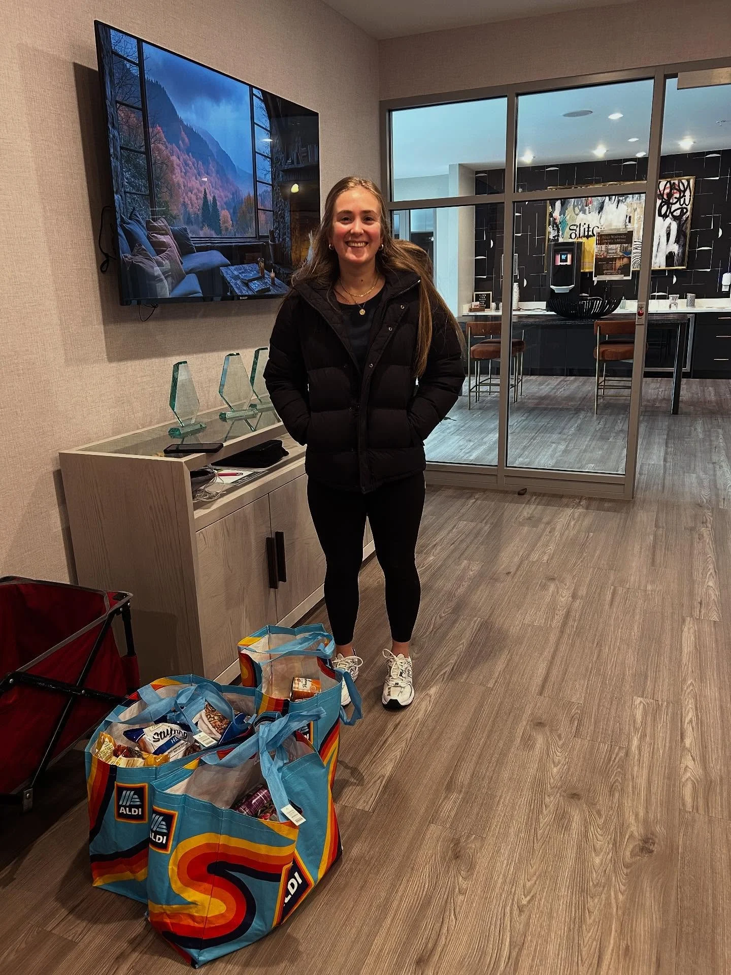 Thankful for Our Generous Residents! 🧡🦃
A huge shoutout to one of our amazing resident who kindly donated food for our Thanksgiving Food Drive! Your generosity helps make the season brighter for families in need.
We&rsquo;re so grateful to be part 