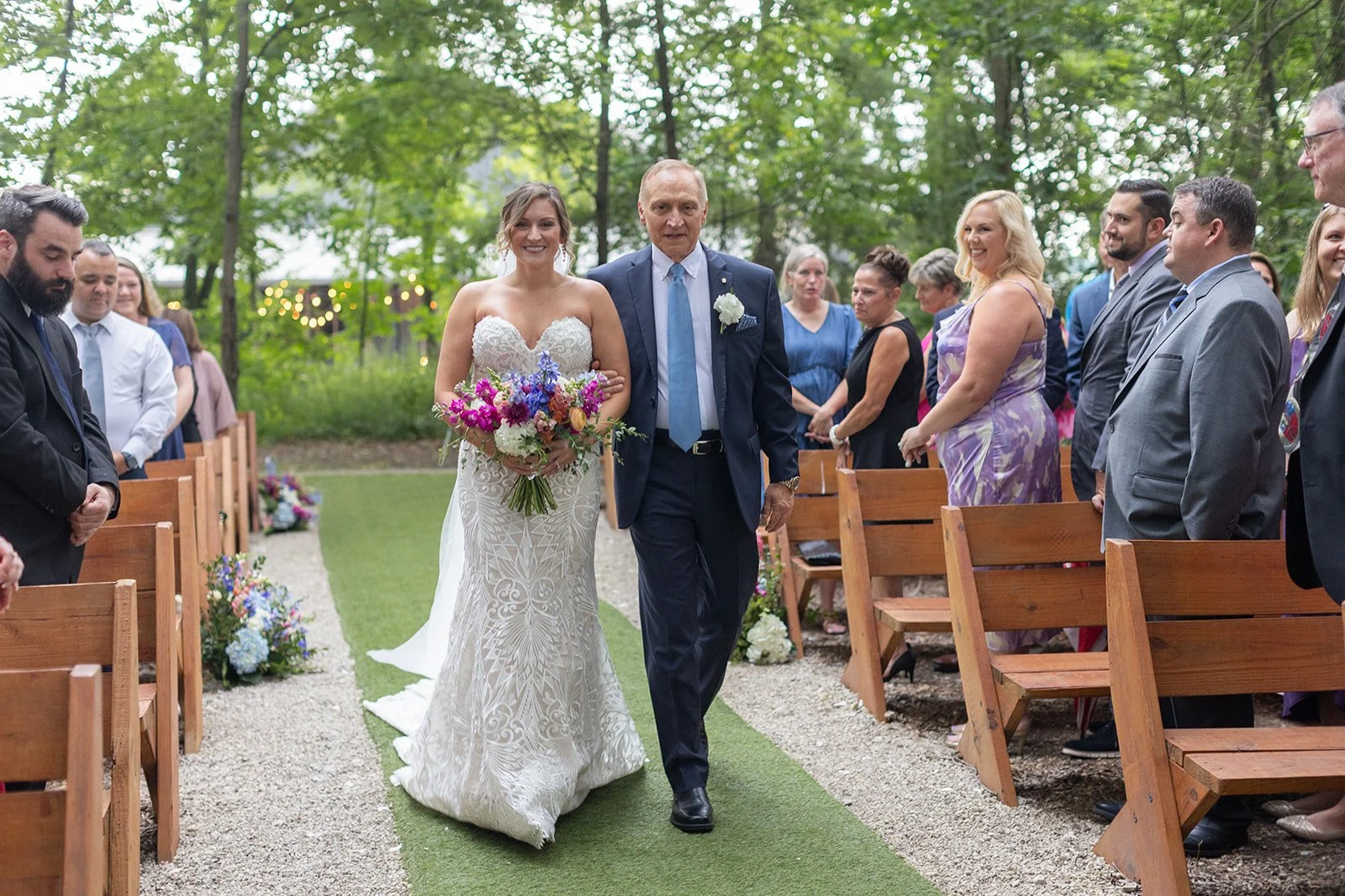 bride_and_dad_walk_down_aisle.jpg