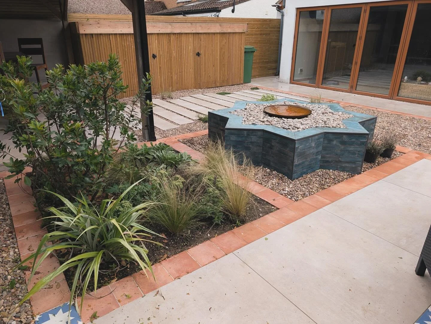 A few snap shots of our recently completed Moroccan courtyard in Cardiff, the garden and bespoke water feature was expertly crafted by @urban_green_landscapes .

A pleasure to design a space to bring some of the clients home and culture to the not so