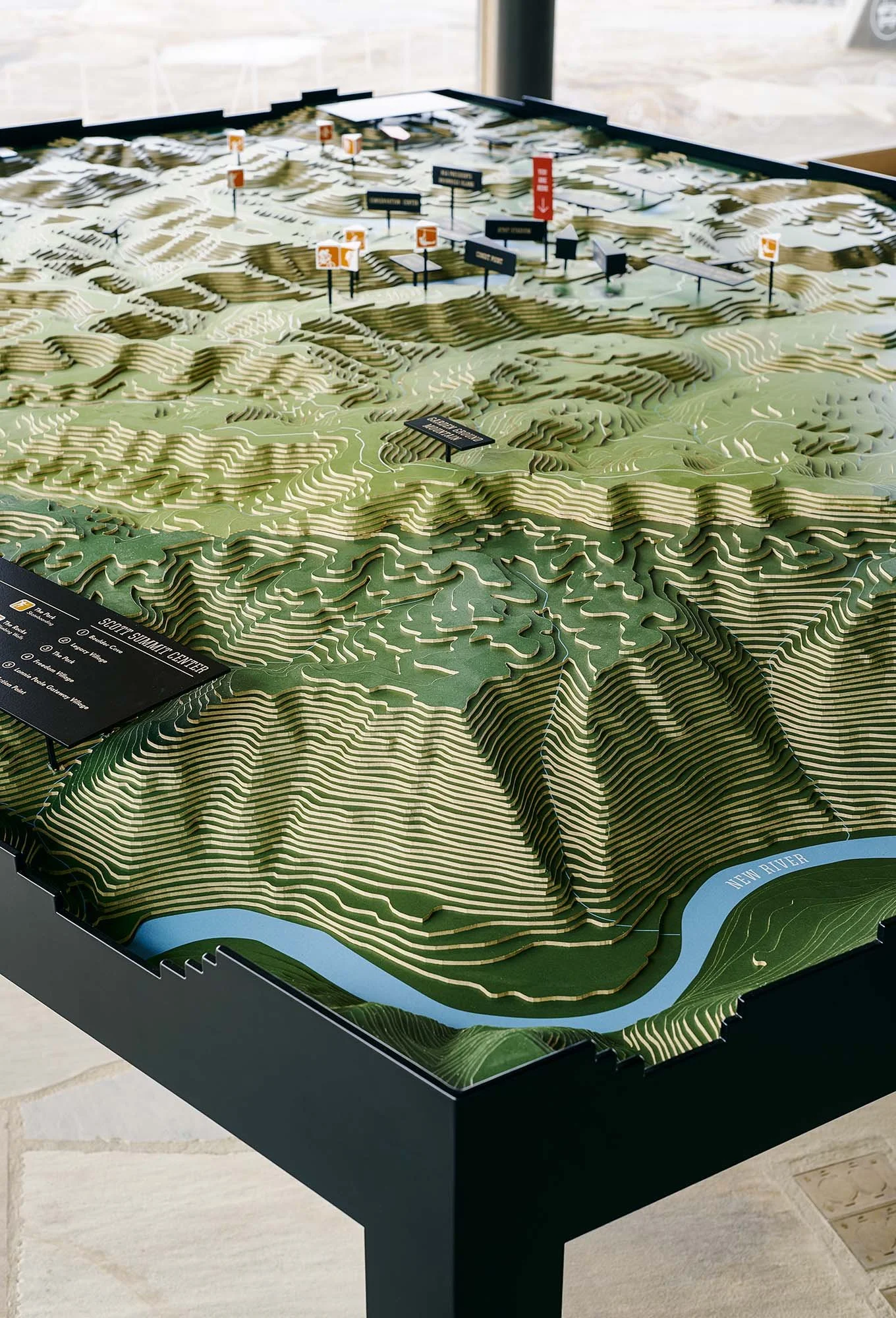 Contour Table — STUDIO TERPELUK