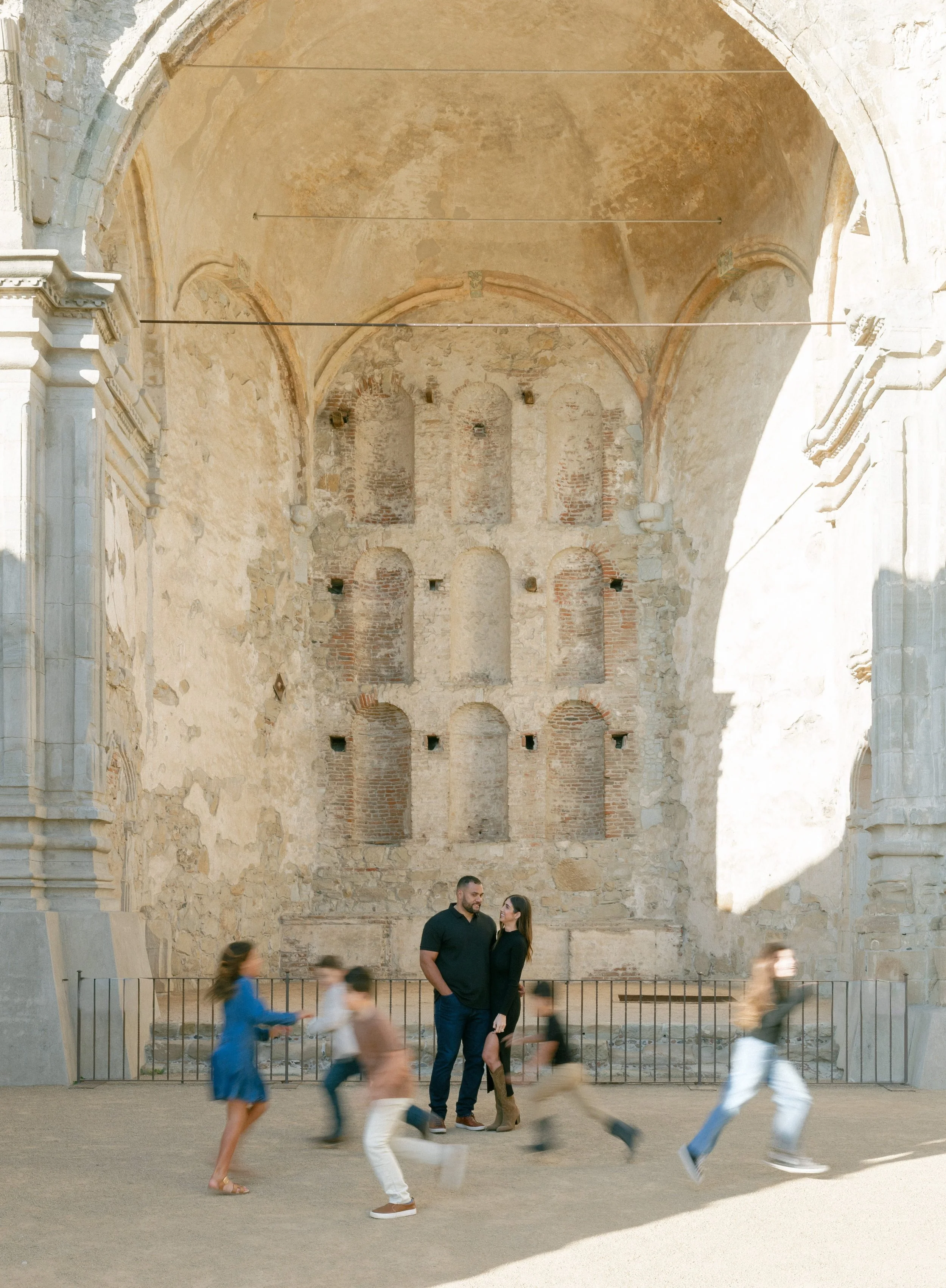 ORANGE COUNTY FAMILY PHOTOGRAPHER AT THE MISSION SAN JUAN CAPISTRANO VIEW