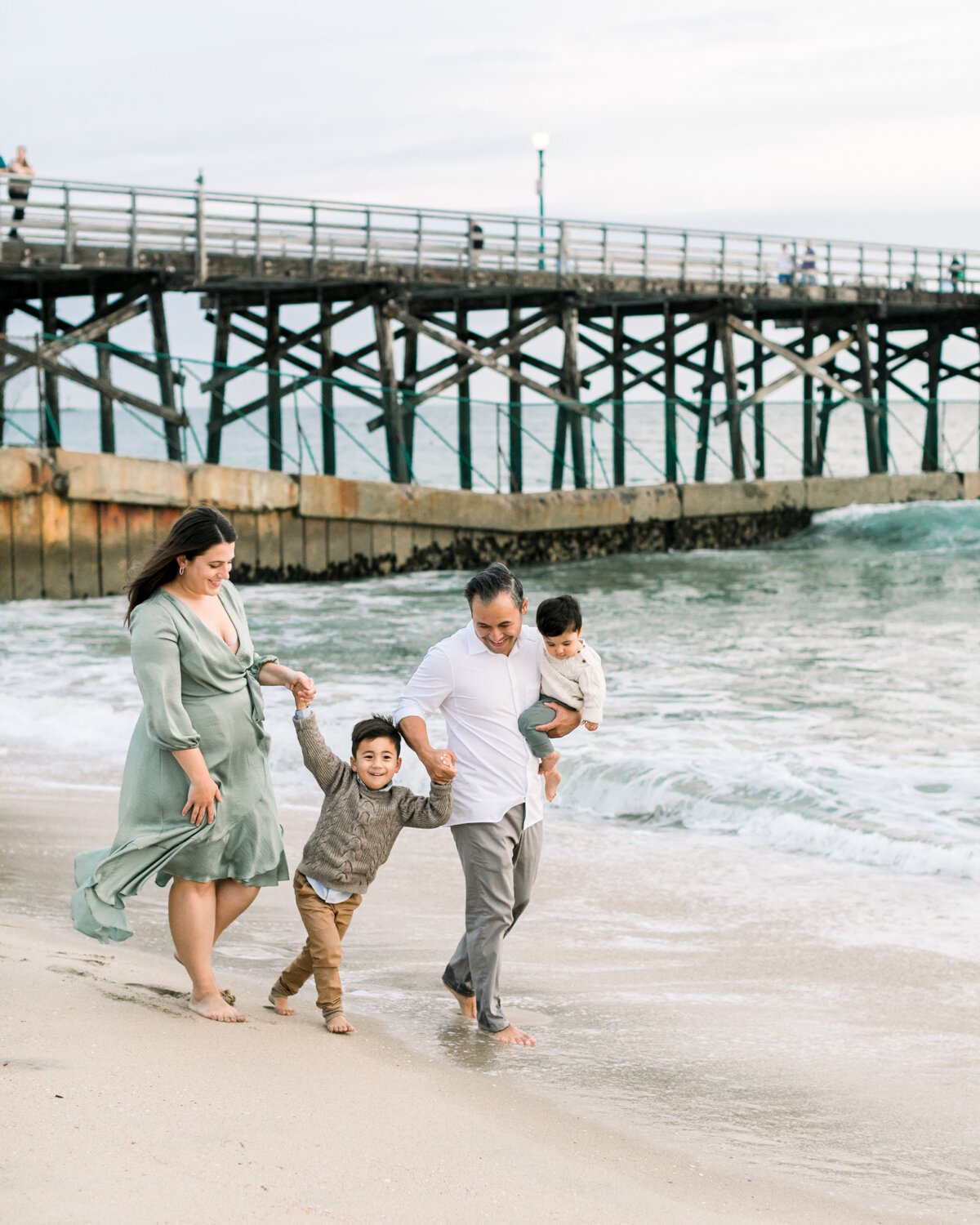 Orange County Holiday Mini-Sessions- Seal Beach Pier