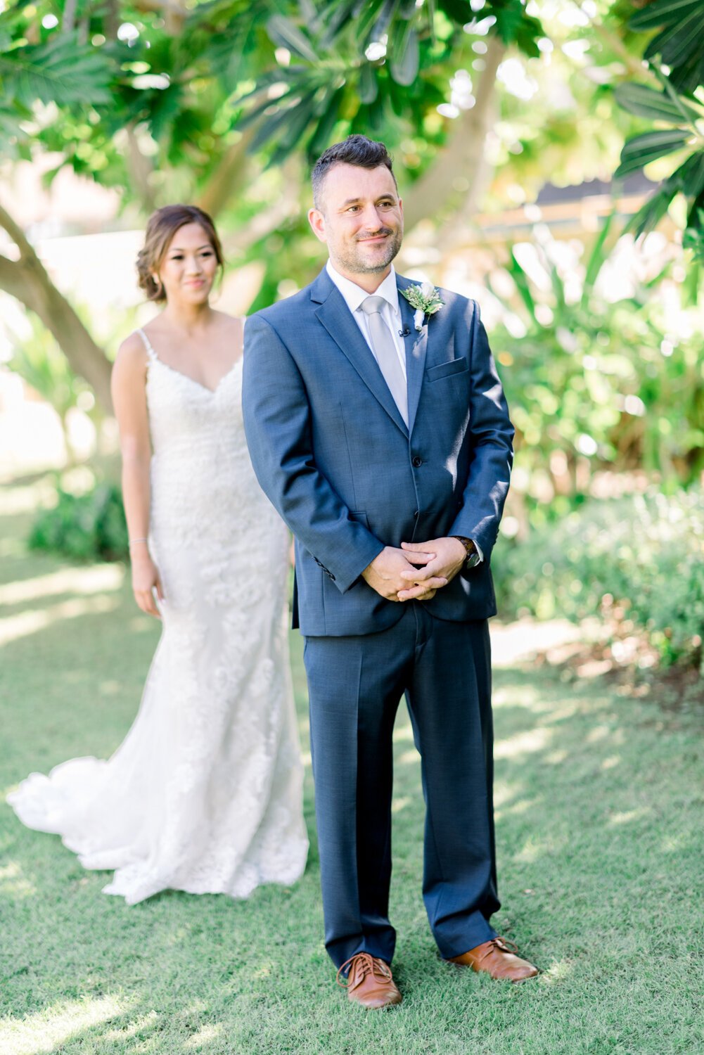 First look at a Oahu Wedding