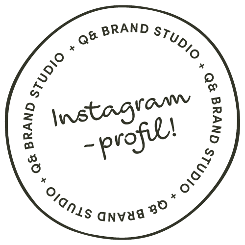 Stämeplikon med Instagram-profil -text | Q& Brand Studio