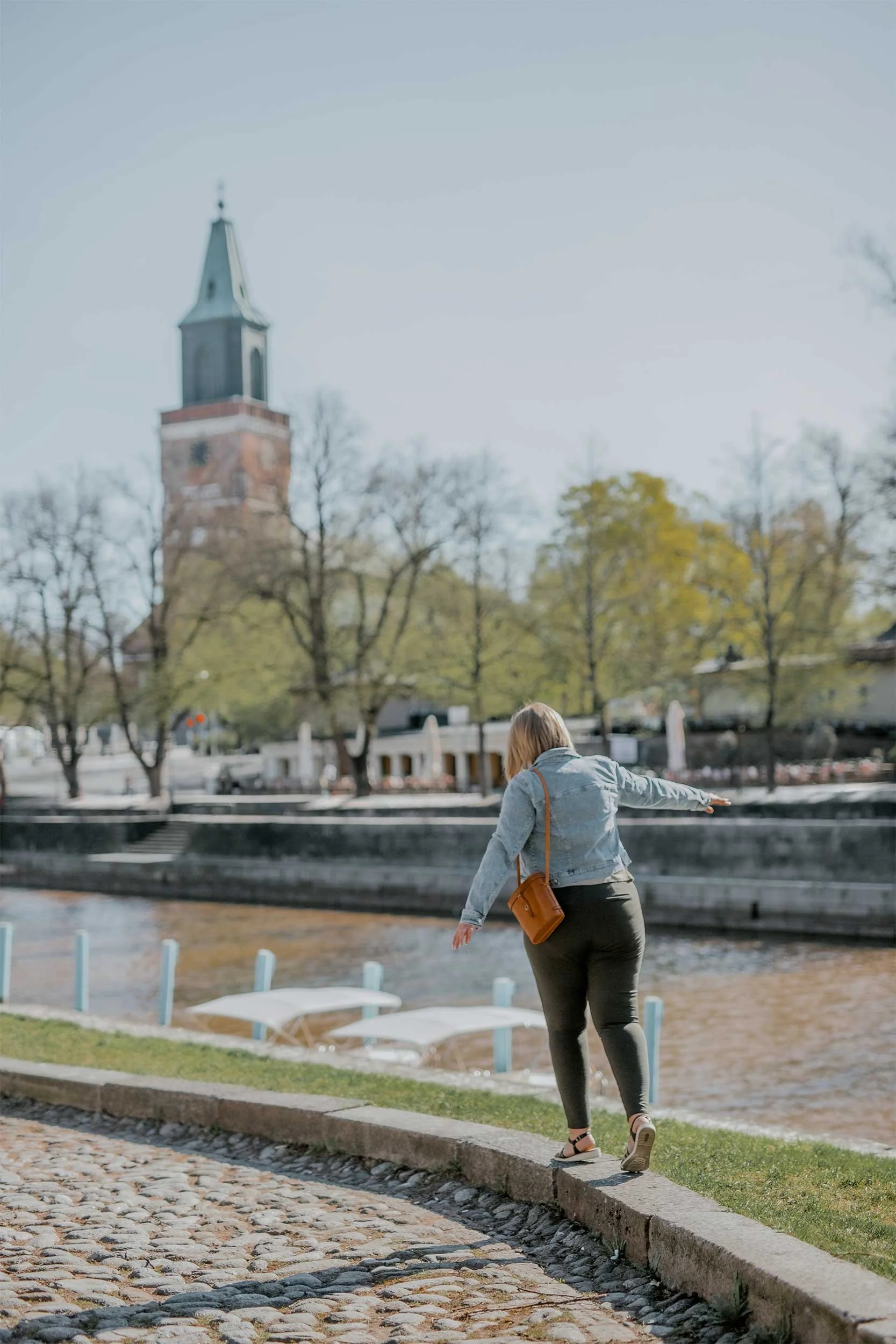 Brändisuunnittelija tutkii Turun katuja | Q& Brand Studio