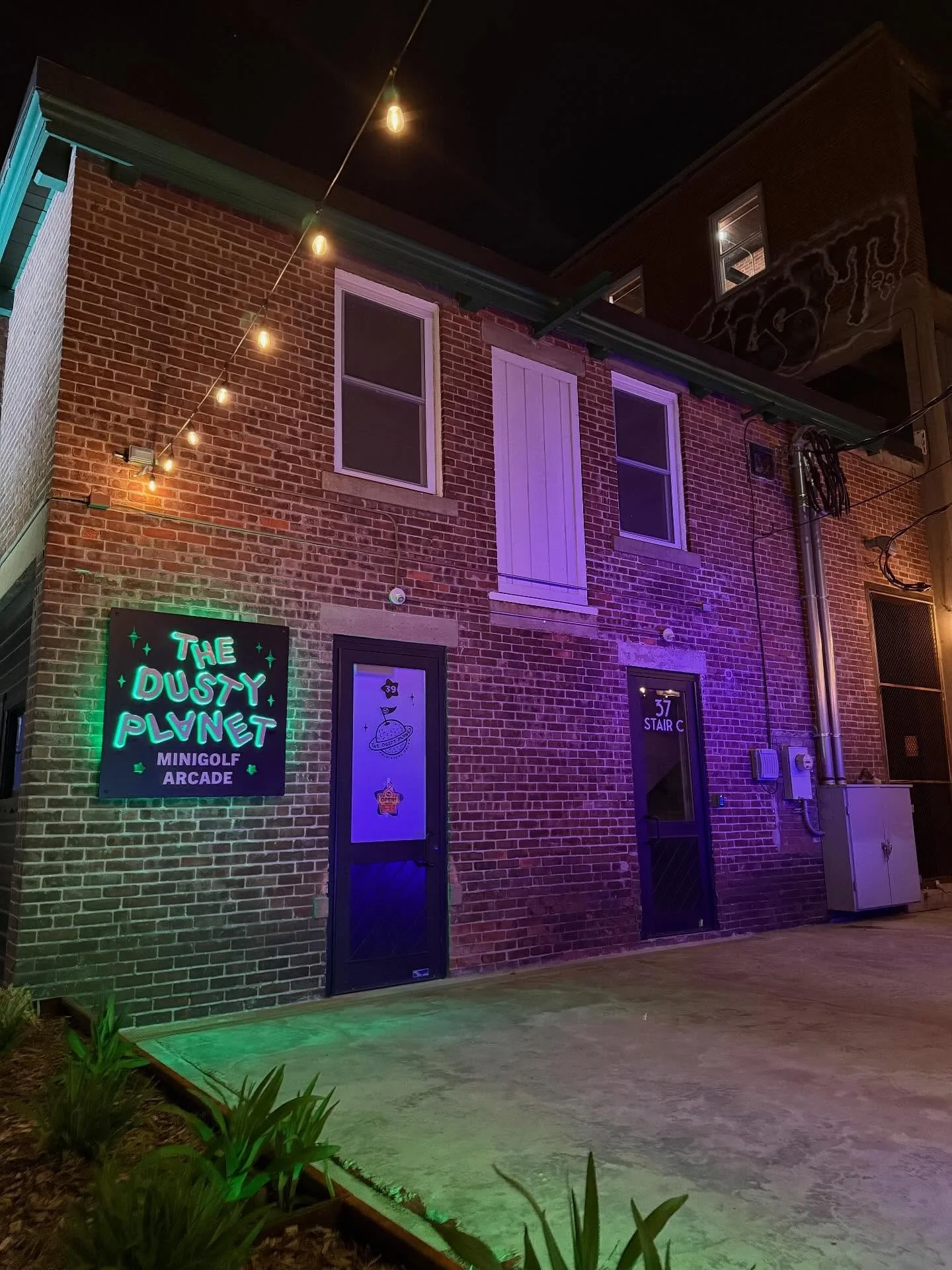 Another surprise unveiled last night as The Dusty Planet prepares to celebrate its first year of minigolf! Truly we are glowing 💚🩷🩵🧡💙❤️🩵💛💜💚🩷

Thank you for playing with us all year and going on this wild space adventure! The cherry on top, 