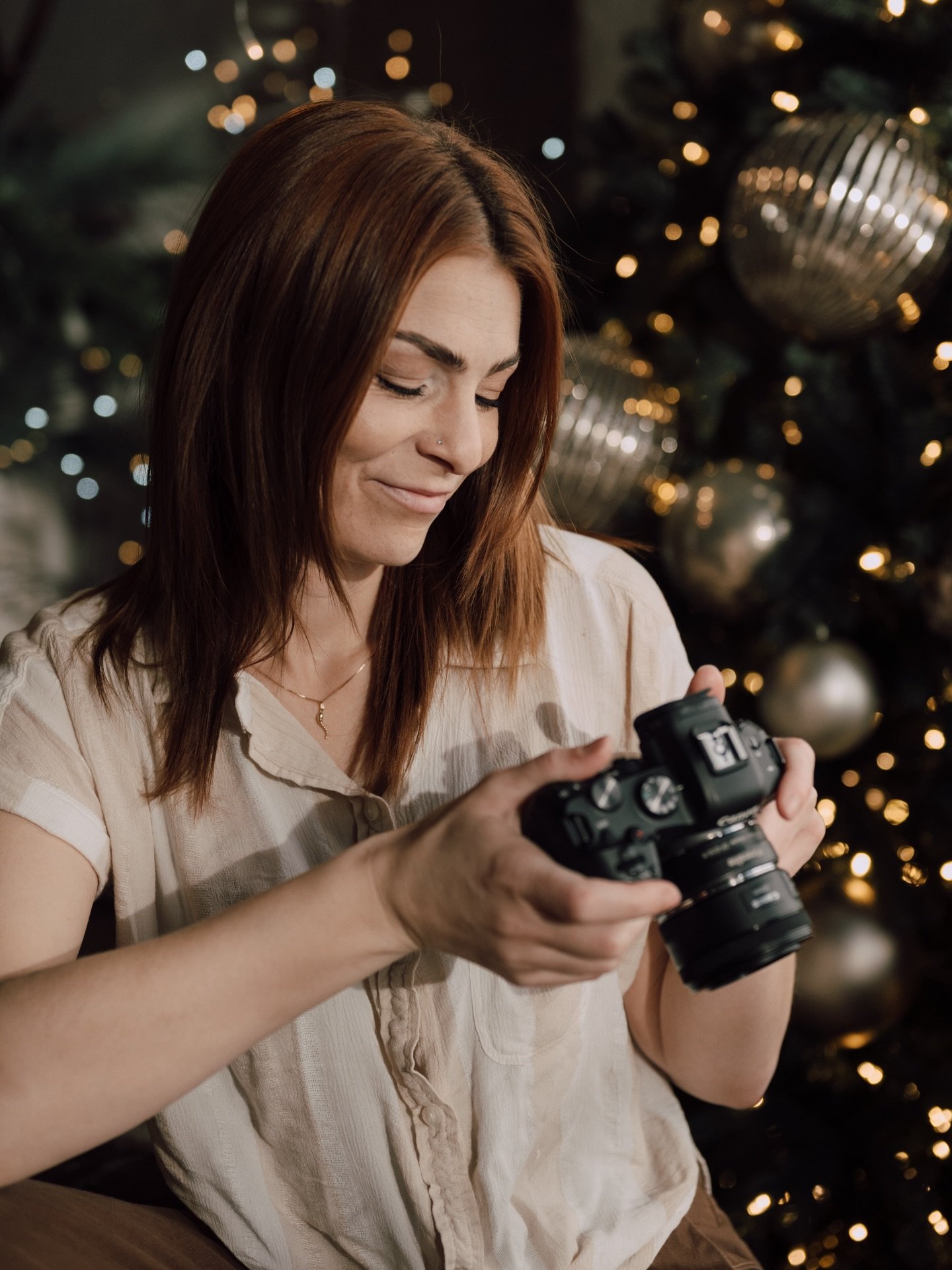 🎄LAST CALL FOR CHRISTMAS MINIS! 🎄

I have just a few spots left for this year&rsquo;s holiday sessions and I&rsquo;m so excited to see you all! 

📍 @therubymanor 
- Outdoor Greenhouse 
- Sat, Nov 22 - 1 spot left 
- Pets are welcome!

📍 @millwork