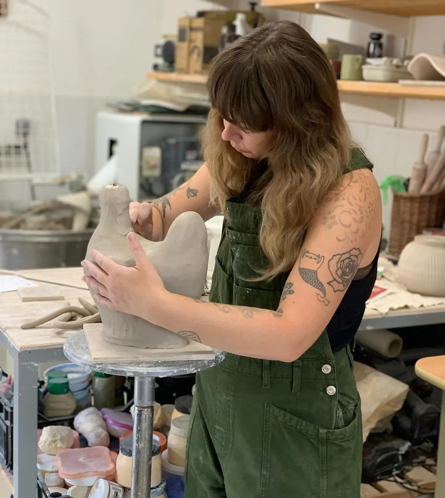 making un poulet in France @unpetittourdeterre 

What an incredible experience! Pottery retreats are the way&hearts;️🏺