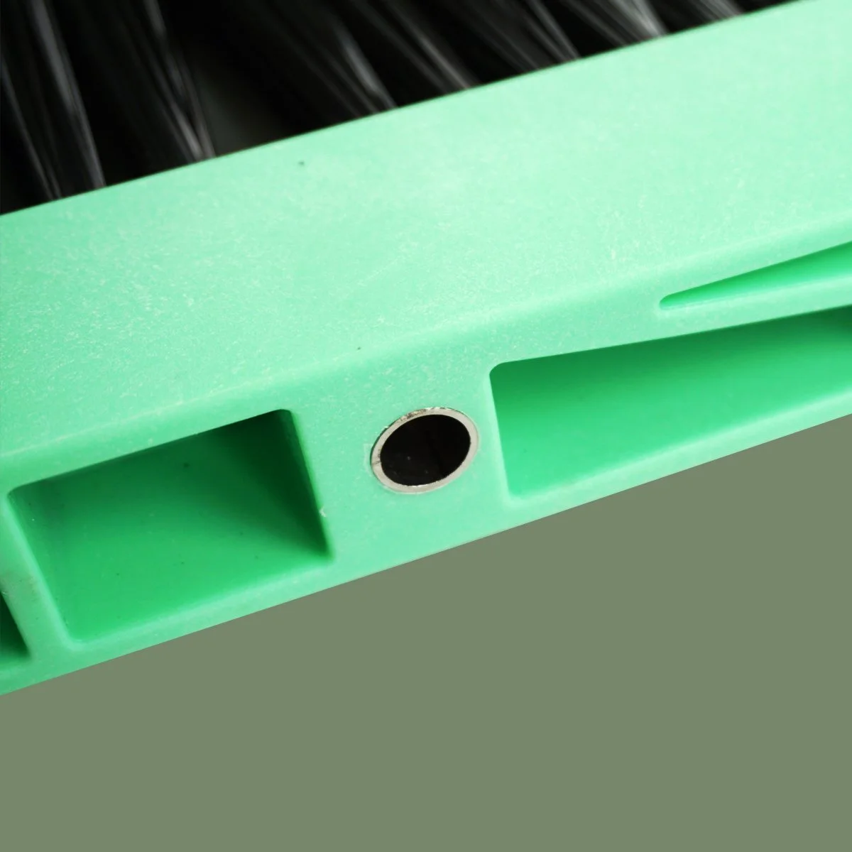 Brush pic3 with green bg.jpg
