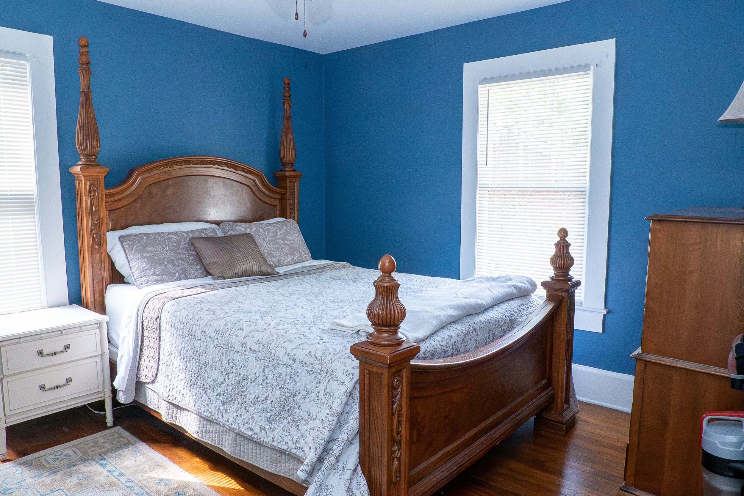 8. second bedroom.jpg