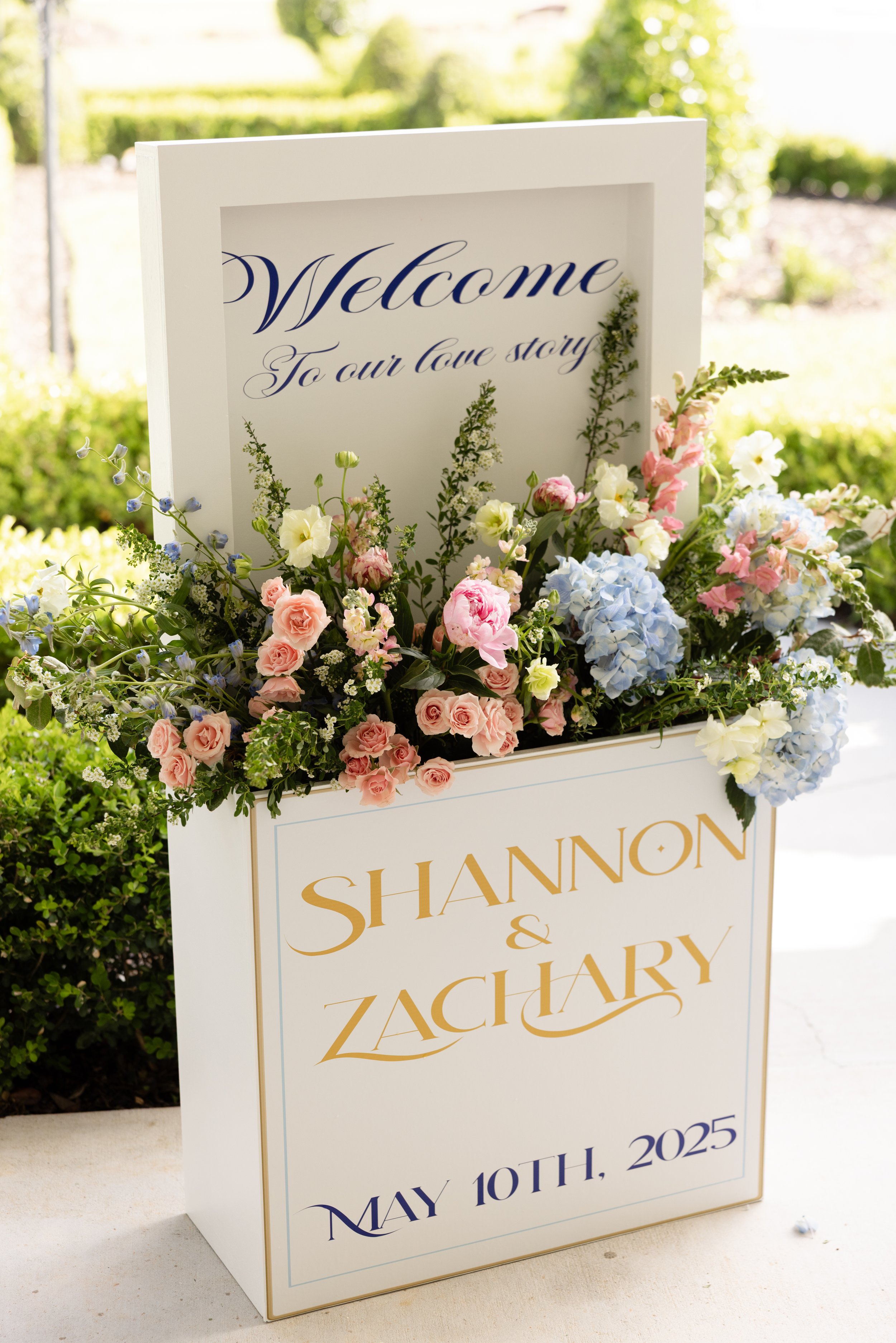 Shannon & Zack's Welcome Sign.
Photographer: The Brocato Photography Collective