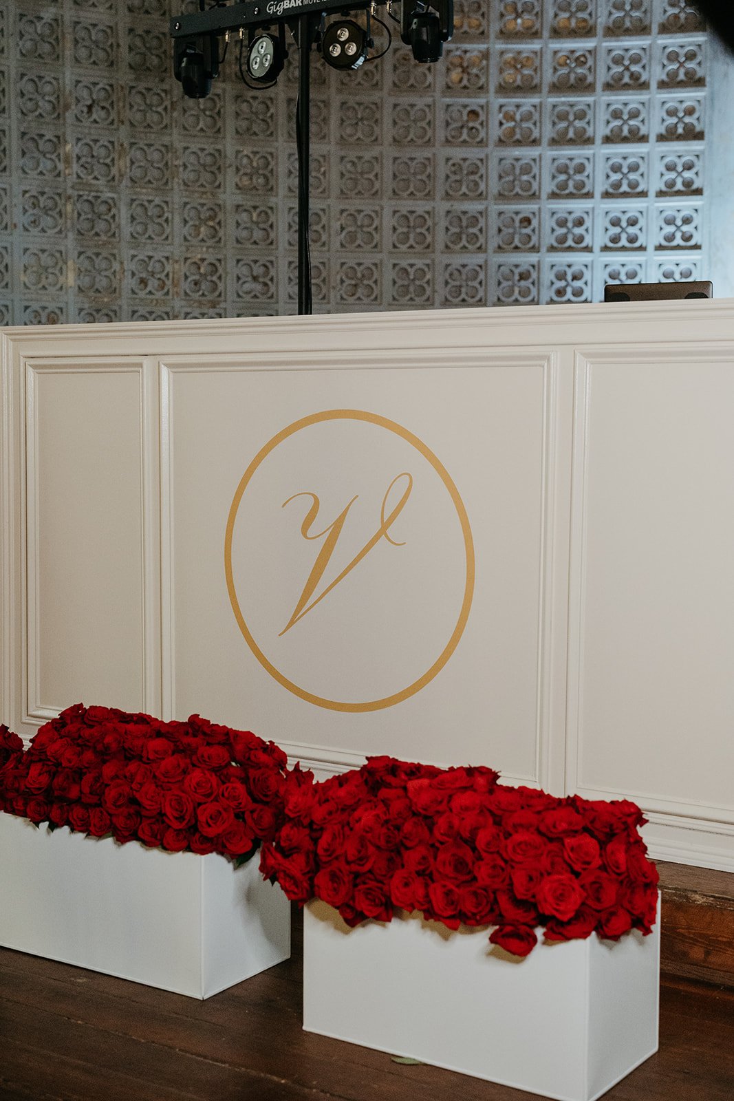 Mariela & Pablo's personalized DJ Facade.
Photographer: Olivia Yuen