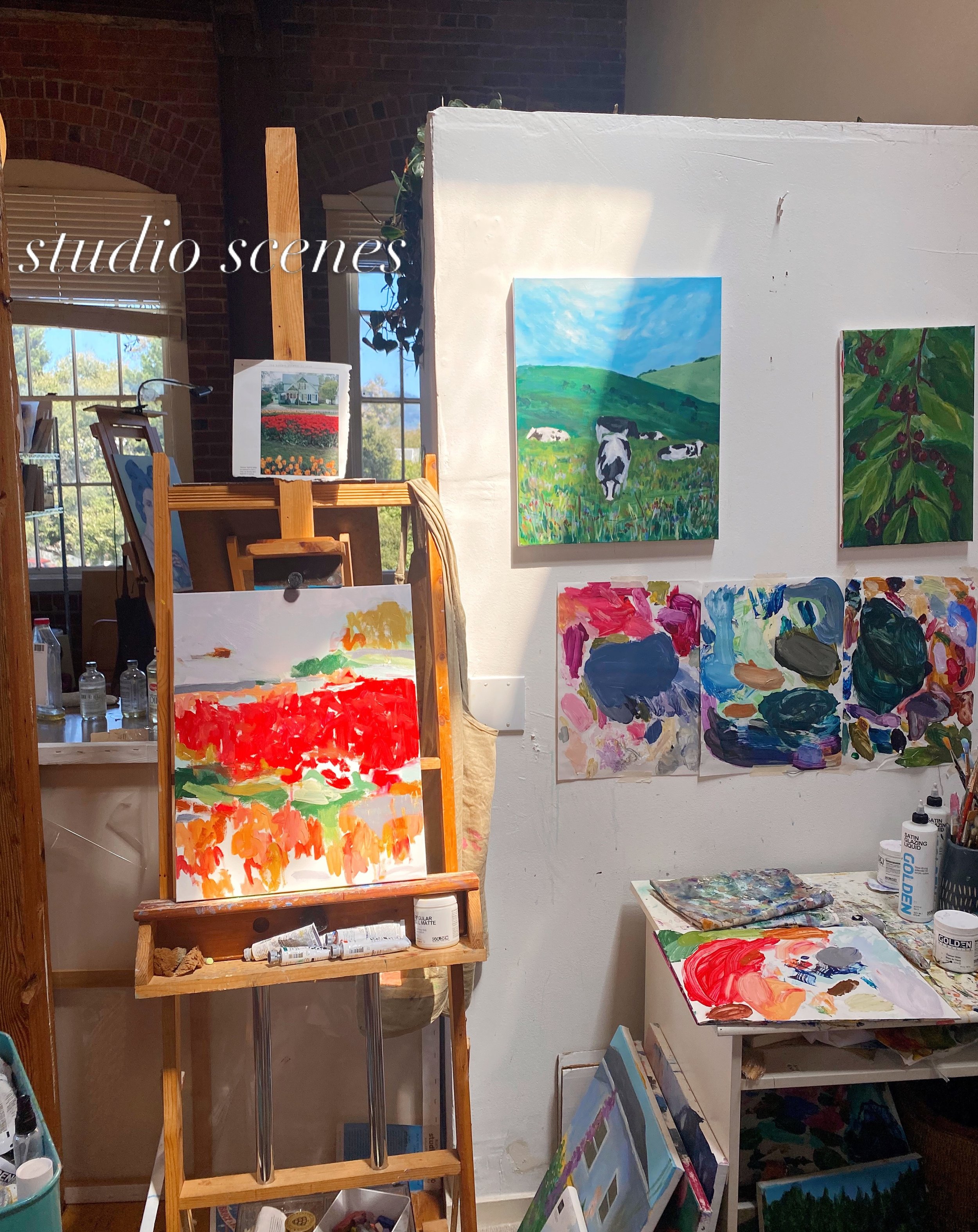 ✨It&rsquo;s been a while since I&rsquo;ve shared an image of my studio space, so I thought it was time!  I thought the light was so interesting and beautiful yesterday when I was working on this new abstract piece.

✨I have an album on my phone of ph