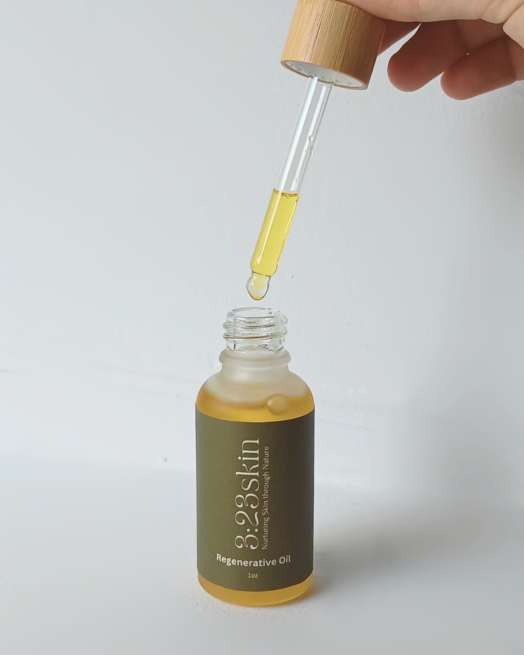 The Regenerative Oil is formulated to support skin at every stage of healing. Each ingredient plays a role in soothing irritation, calming inflammation, and providing antioxidant protection, while also encouraging repair. Together, they replenish hyd