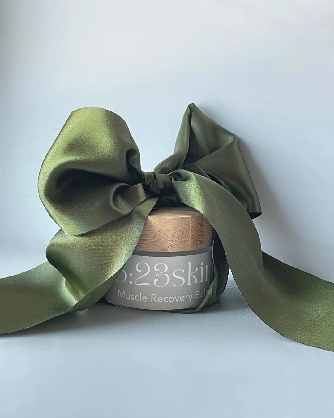 Don&rsquo;t miss 20% off ending tomorrow night! Whether you&rsquo;re looking for the perfect gift, or a little something for yourself&hellip; we&rsquo;ve got you covered. 

Shop our once-a-year sale at 323skin.us 🤍