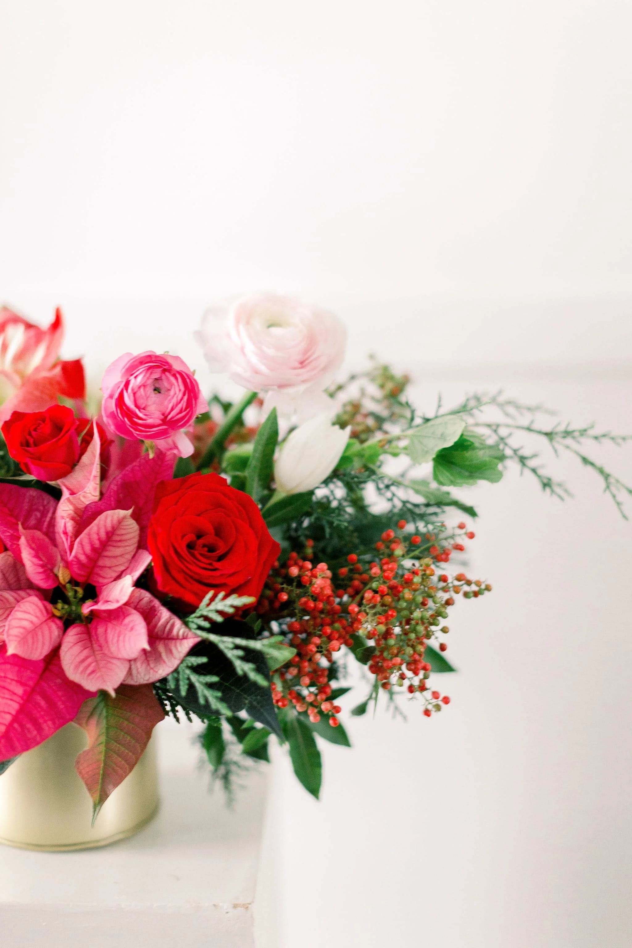 Twig & Bloom floral studio creating romantic, elegant flower arrangements in Saskatoon, Victoria & Regina. We create florals for everyday moments, wedding floral designs, event flowers, bereavement flowers as well as hosting flower workshops.