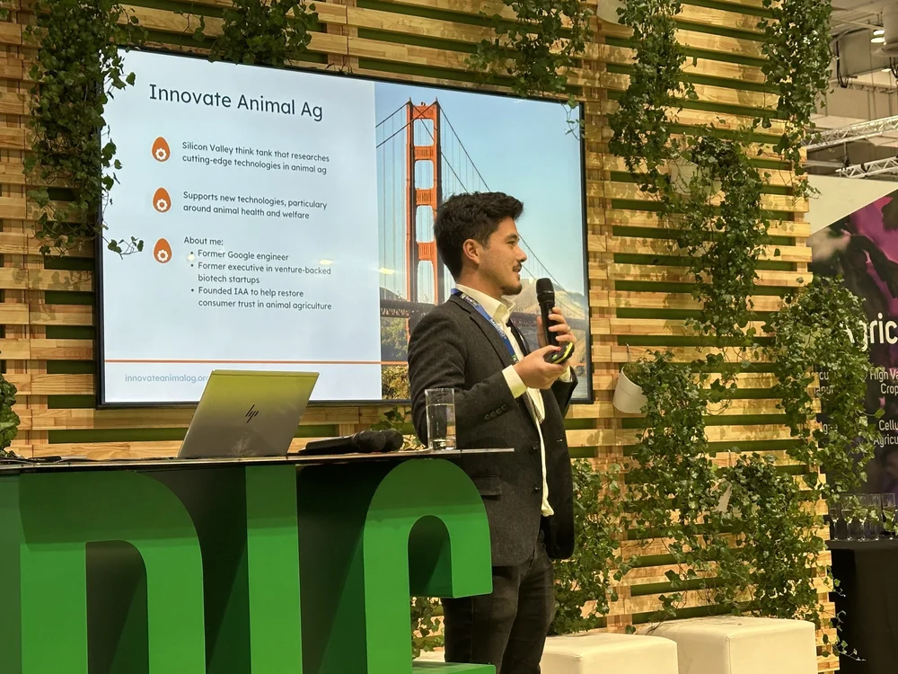 Robert gives his keynote at the EuroTier Startup Showcase event