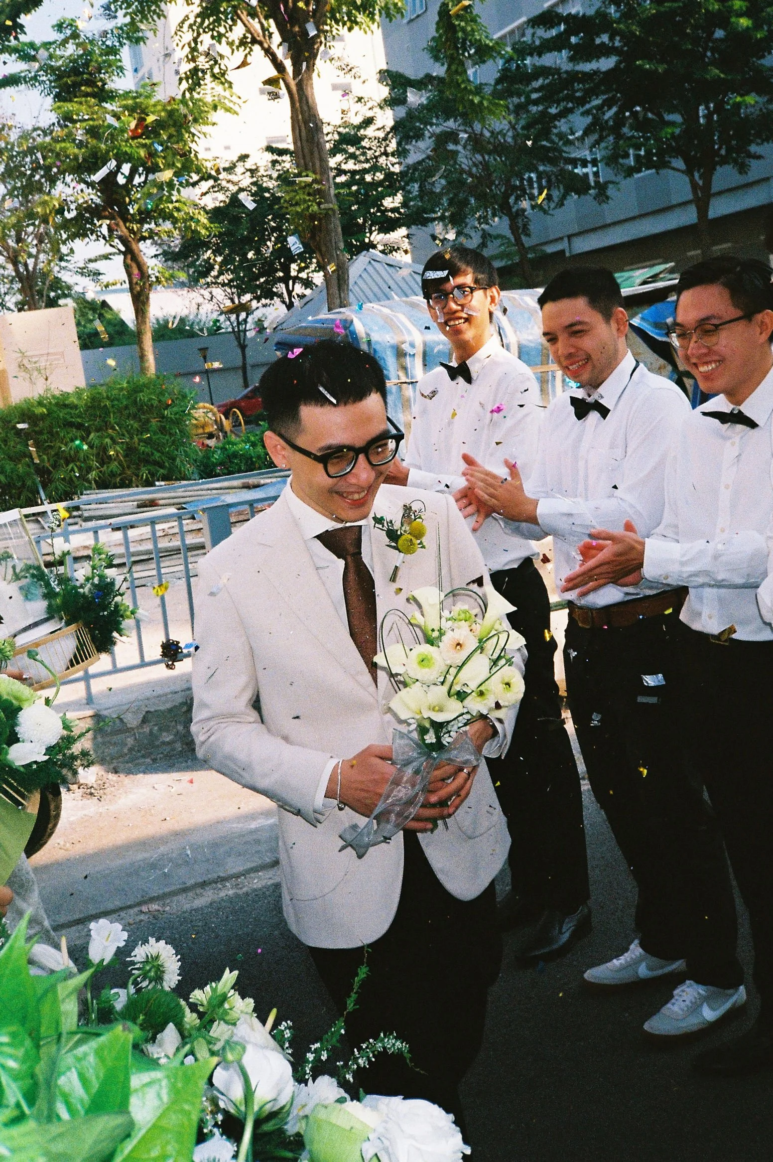 011_PHONGSUCUOI_CANDIDFILM_WEDDINGONFILM_VIETNAMPHOTOGRAPHER_WEDDINGPHOTOGRAPHER_CHITHANH_CHITHANHGRAPHIE.JPG