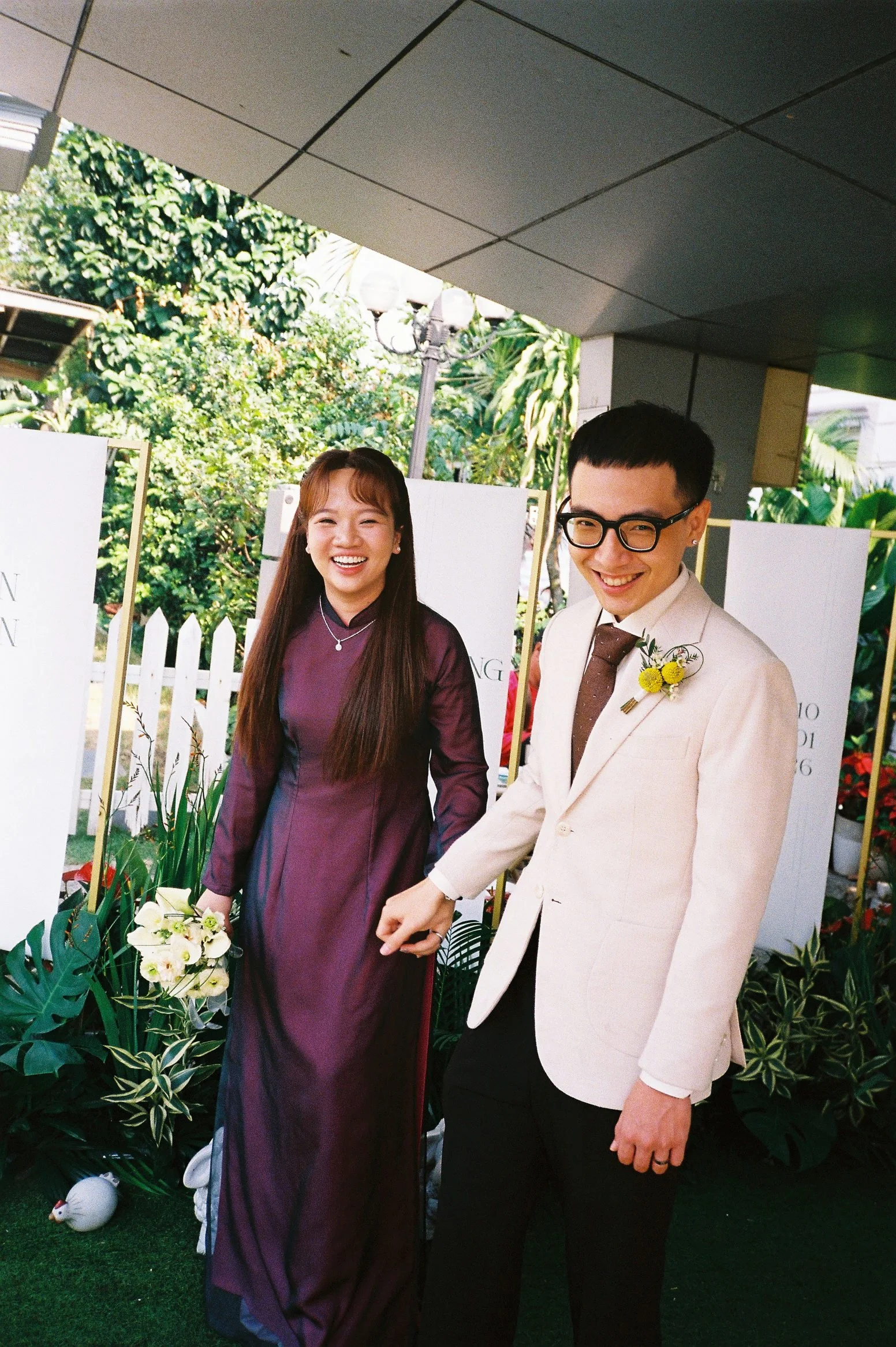 038_PHONGSUCUOI_CANDIDFILM_WEDDINGONFILM_VIETNAMPHOTOGRAPHER_WEDDINGPHOTOGRAPHER_CHITHANH_CHITHANHGRAPHIE.JPG