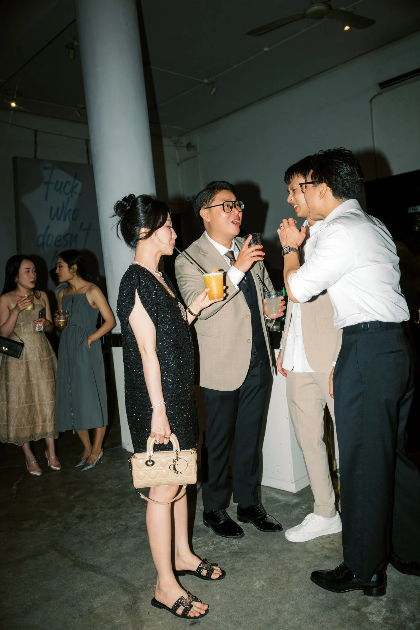 020_afterparty_weddingday_documentary_candidmoments_chithanh_chithanhgraphie.JPG