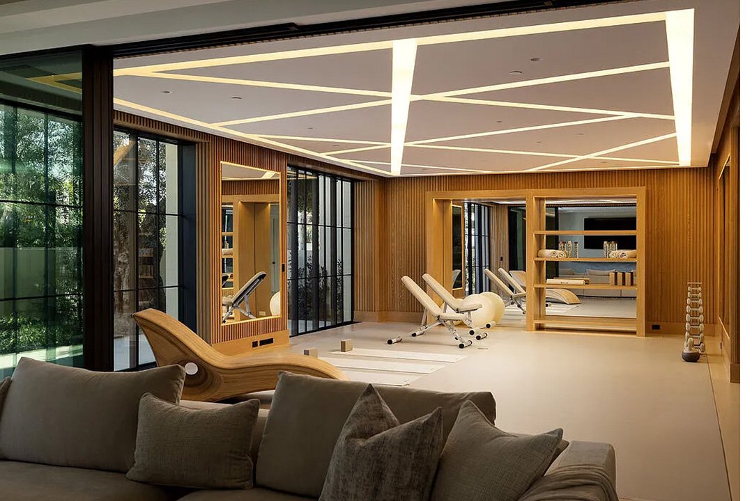 carousel images_0005_Rectangle 2.jpg