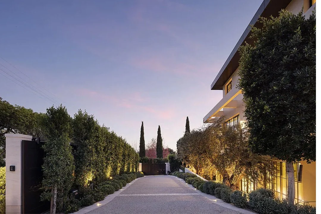 carousel images_0008_Rectangle 2.jpg