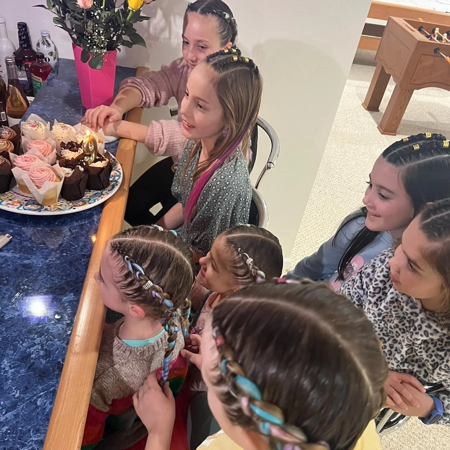 Did you know @hairbyjennnaaa does Birthday parties, sport events / teams , and beauty days? We even travel to you. Group events are the only traveling services offered as of now. I provide the services and may bring an additional braider/assistant if