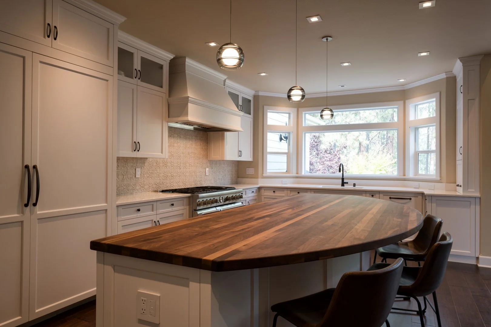 Timeless And Warm Kitchen Remodel by Hanson-Carlen Architecture & Construction project photo