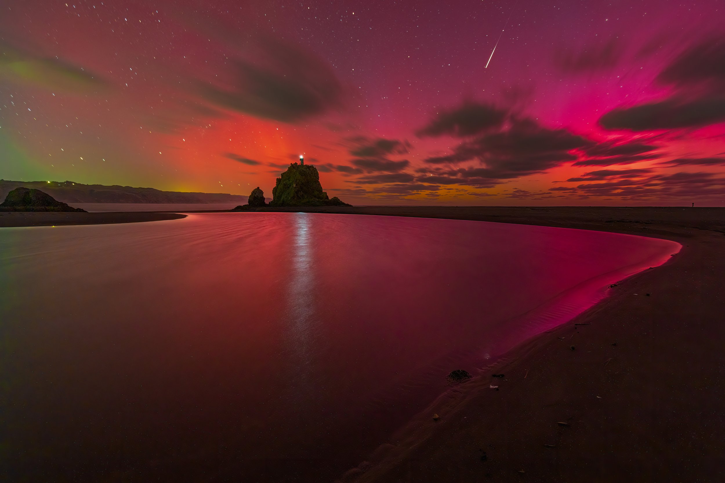 Whatipu Aurora Colour.jpg