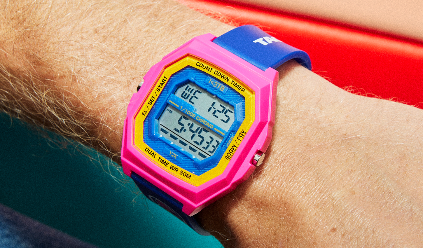 E1025_PR_Decades_TimeCapspule_Watch_Standard_1450x850.png