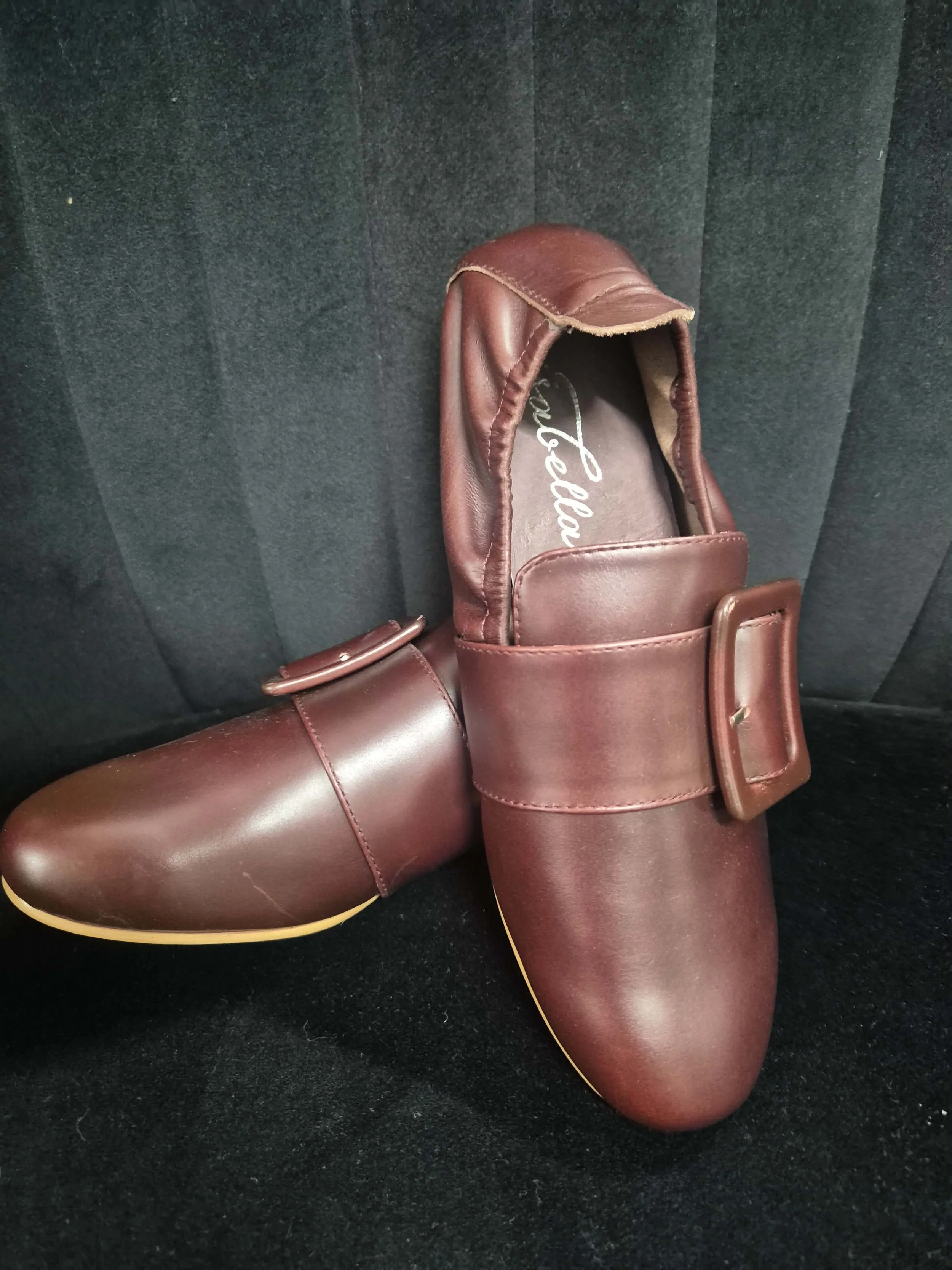 Angourie Antique Brown