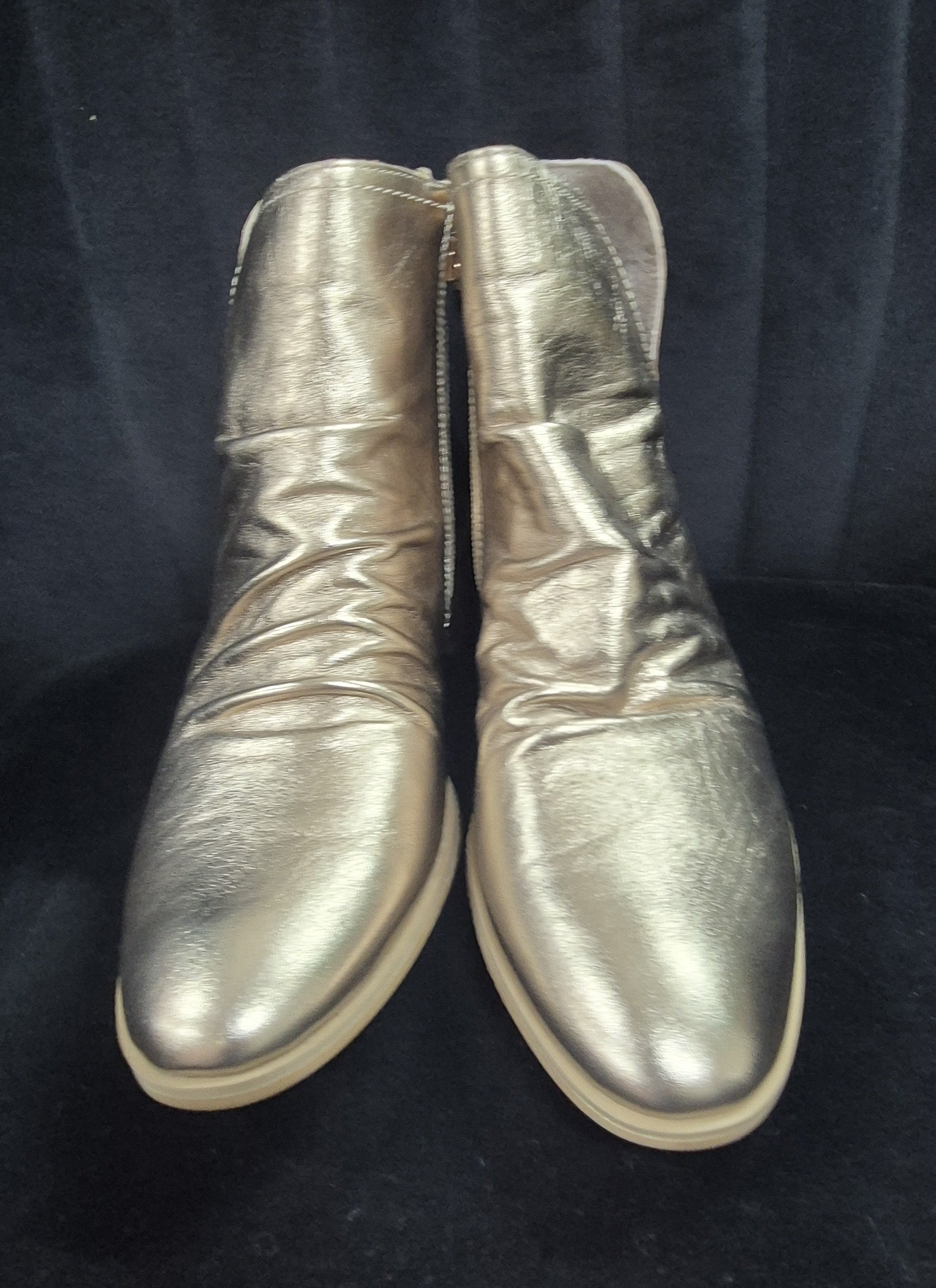 gold boots 1.jpg