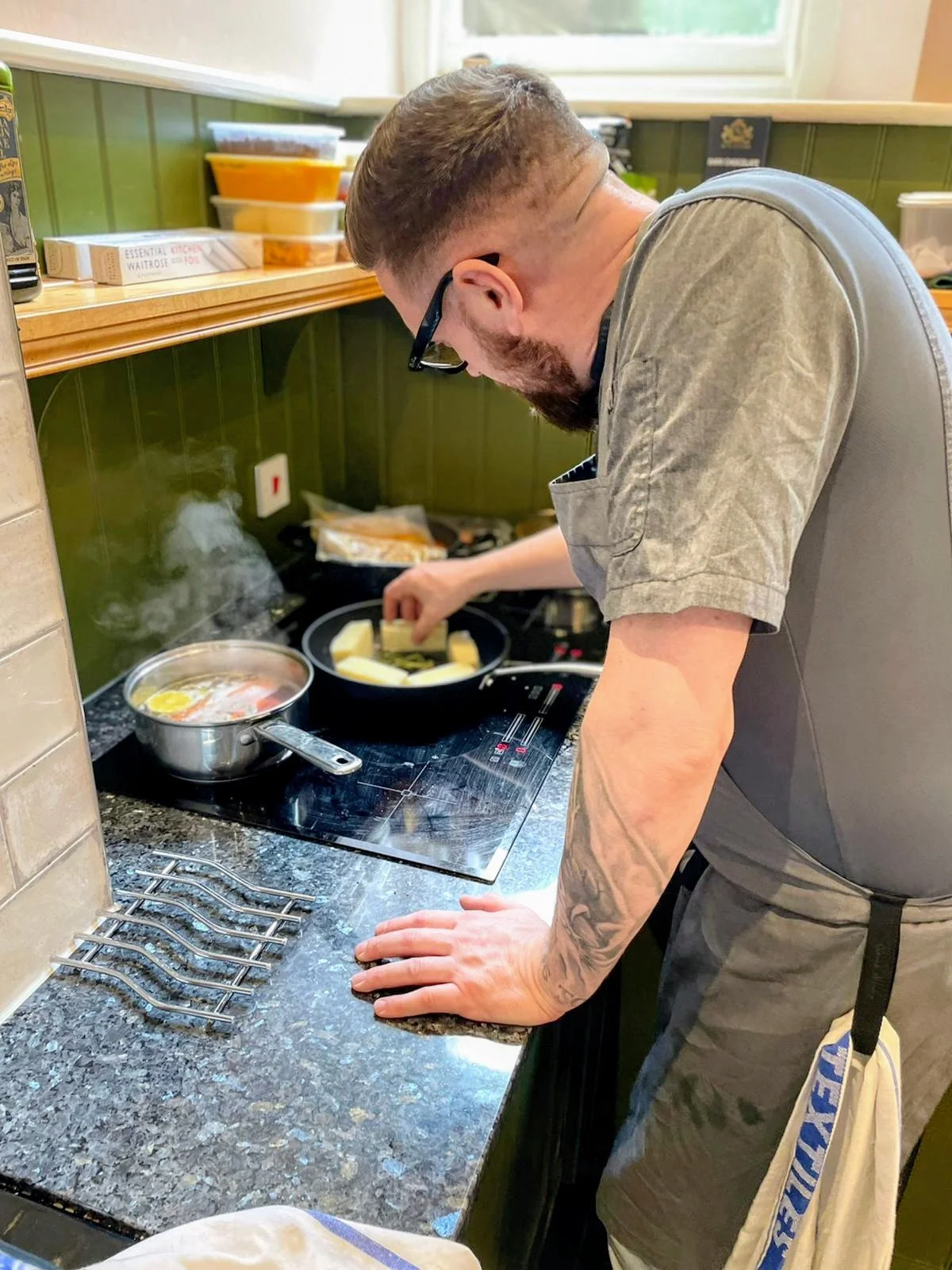 Private Chef vs. Restaurant Dining: Which is Best for Your Next Event?