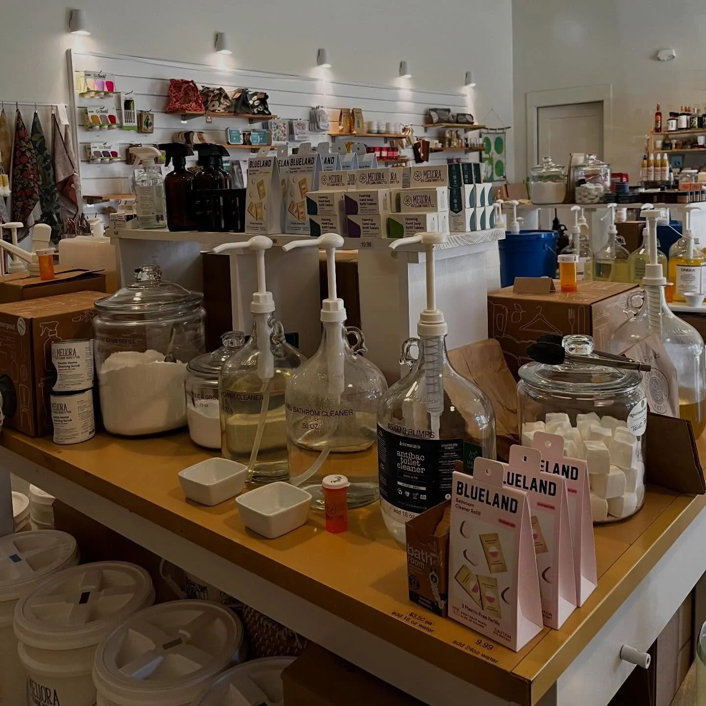 Non toxic cleaning products that don&rsquo;t pollute our waterways is high on the light of things we love to carry at the shop! Are you looking for ways to lower your toxic load? Look no further&mdash;we&rsquo;ve got toilet cleaners, floor cleaners, 