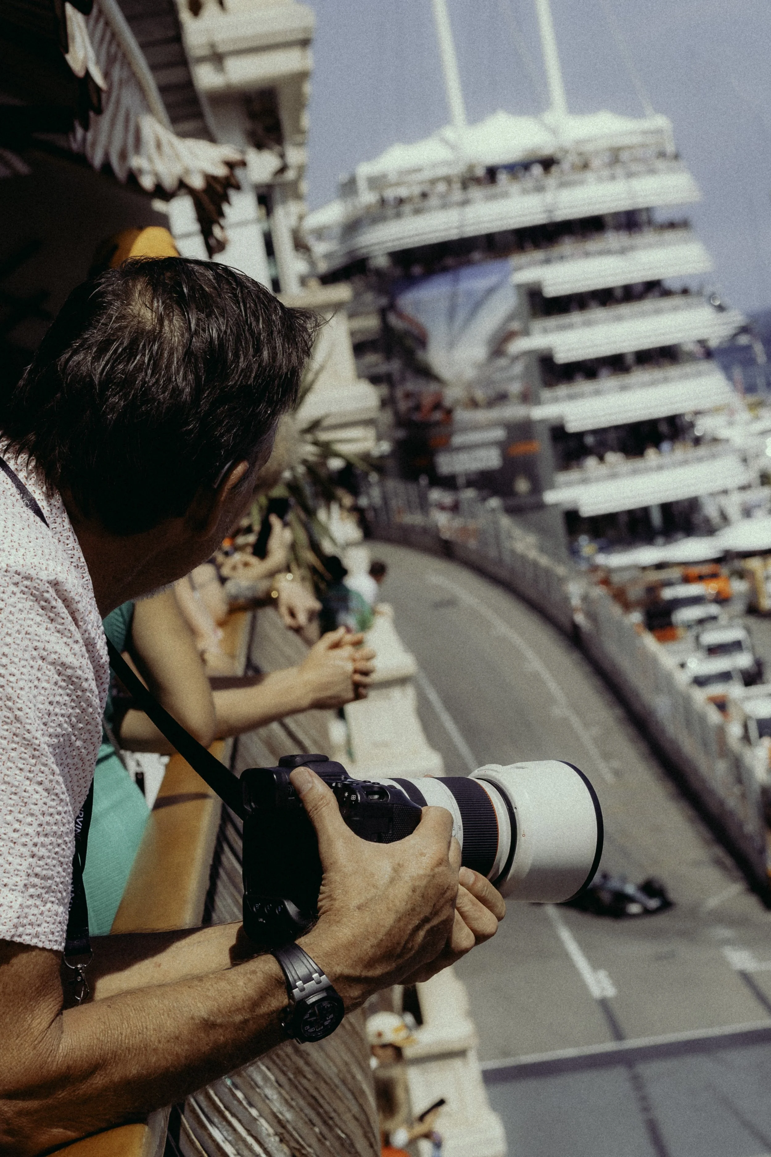 RACE01.jpg