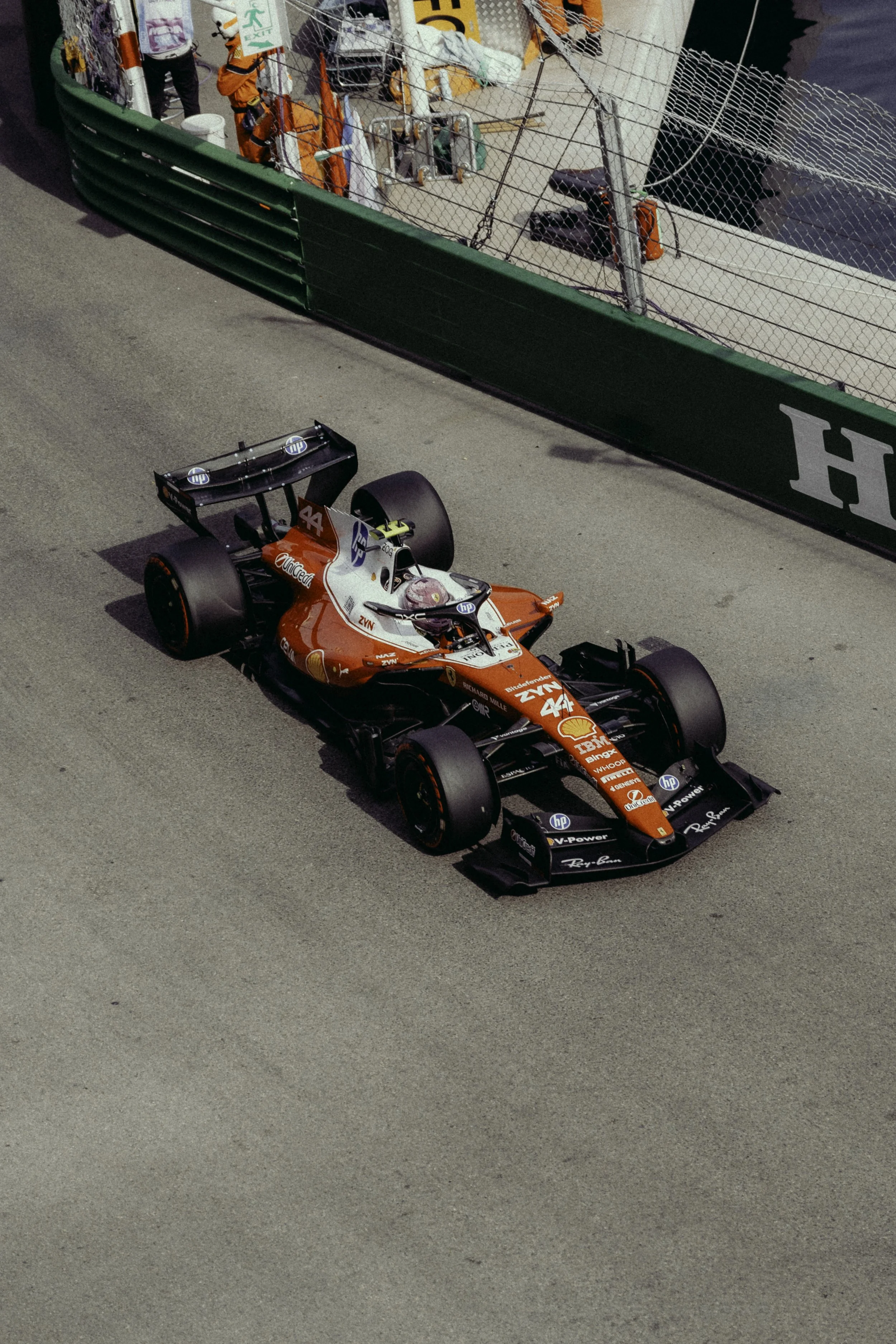 RACE02.jpg