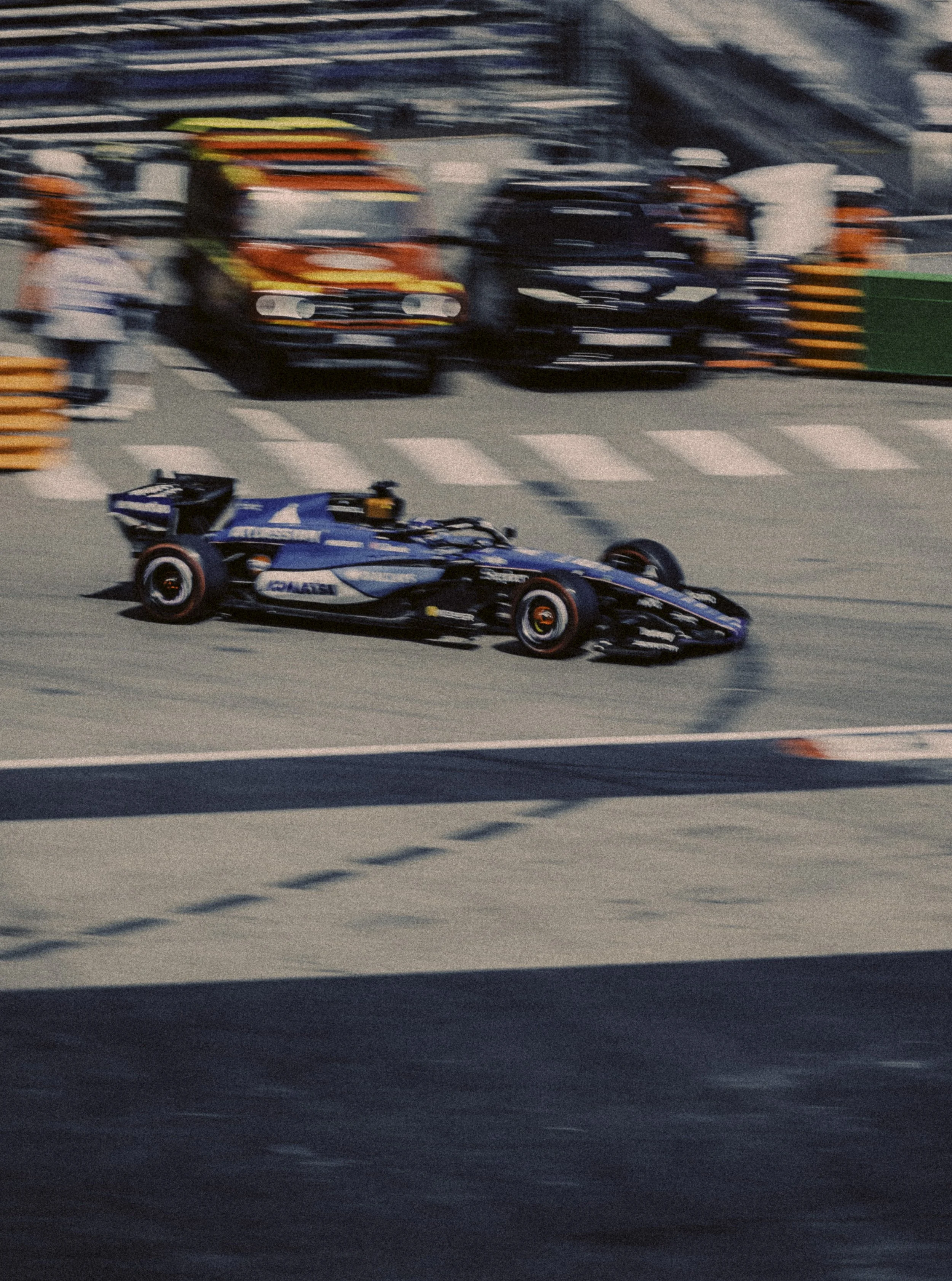 RACE010.jpg