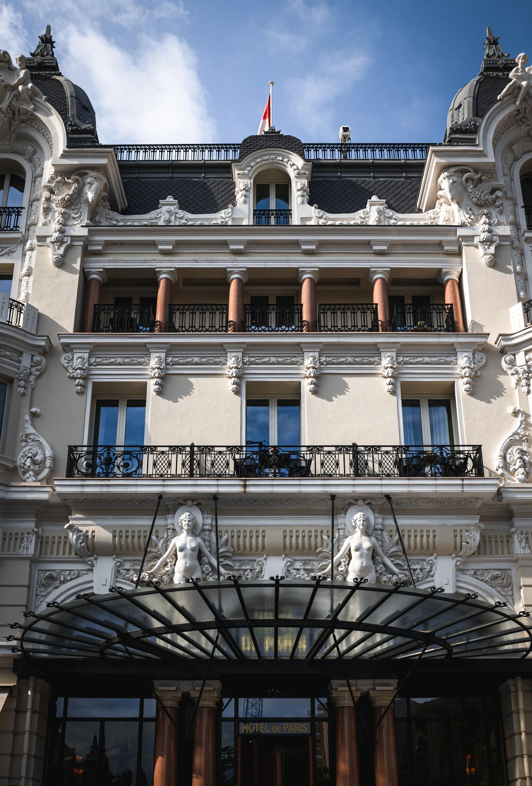 hotel-de-paris-monaco-palace-5-etoiles-daily_facade_miscellaneous_2022_013.jpg