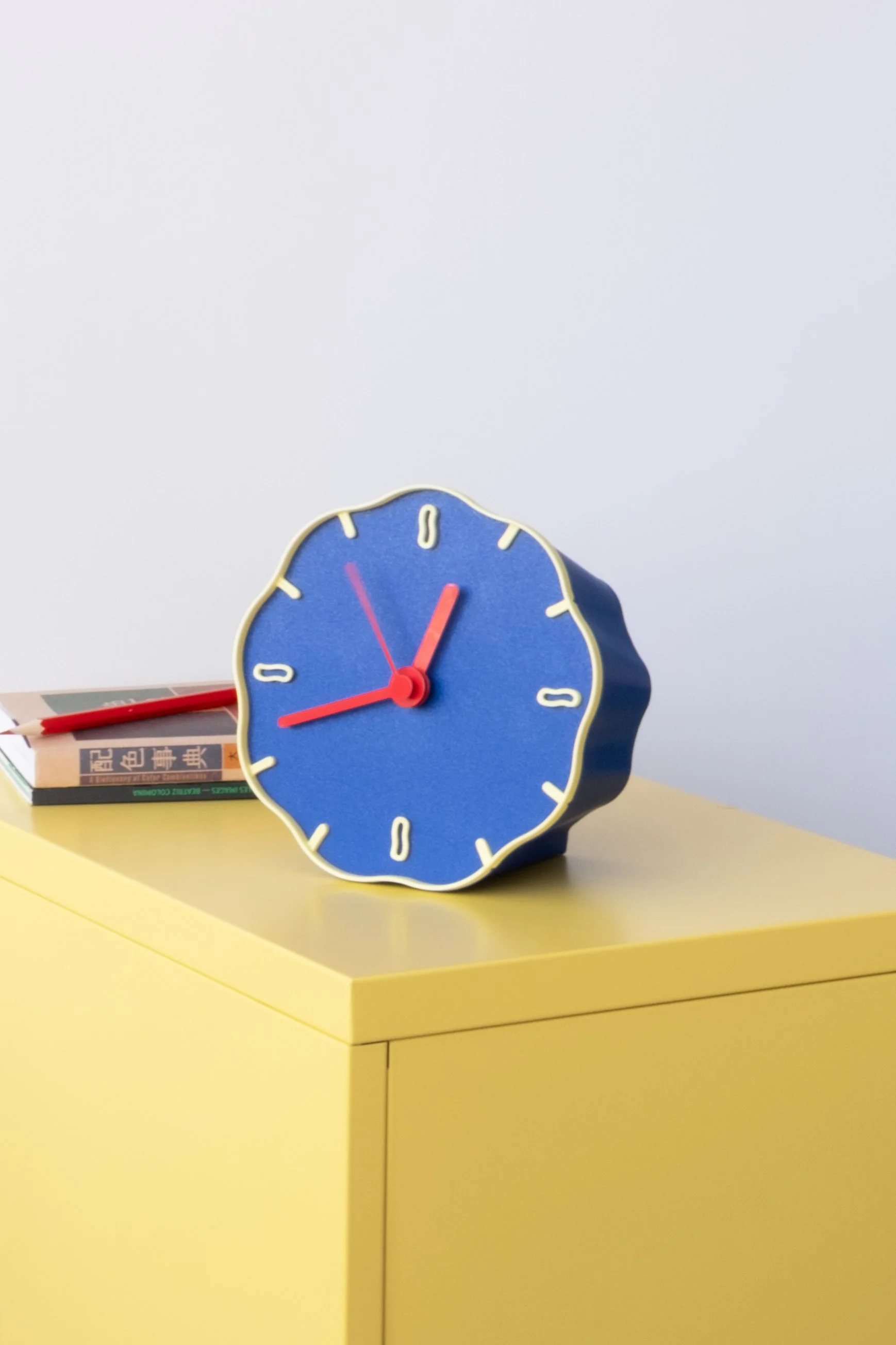 w&l_Horloge_margherita-poser_bleu.jpg